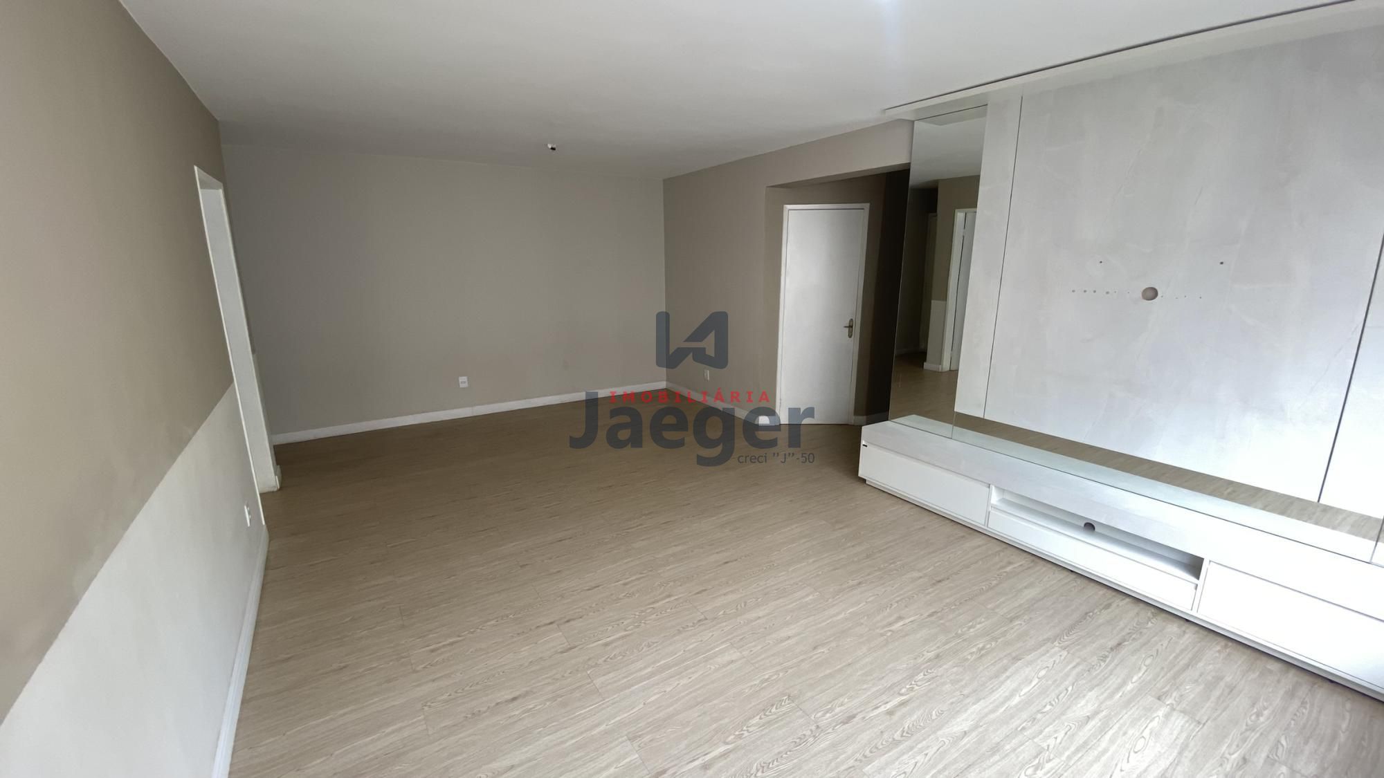 Apartamento à venda com 3 quartos, 124m² - Foto 4