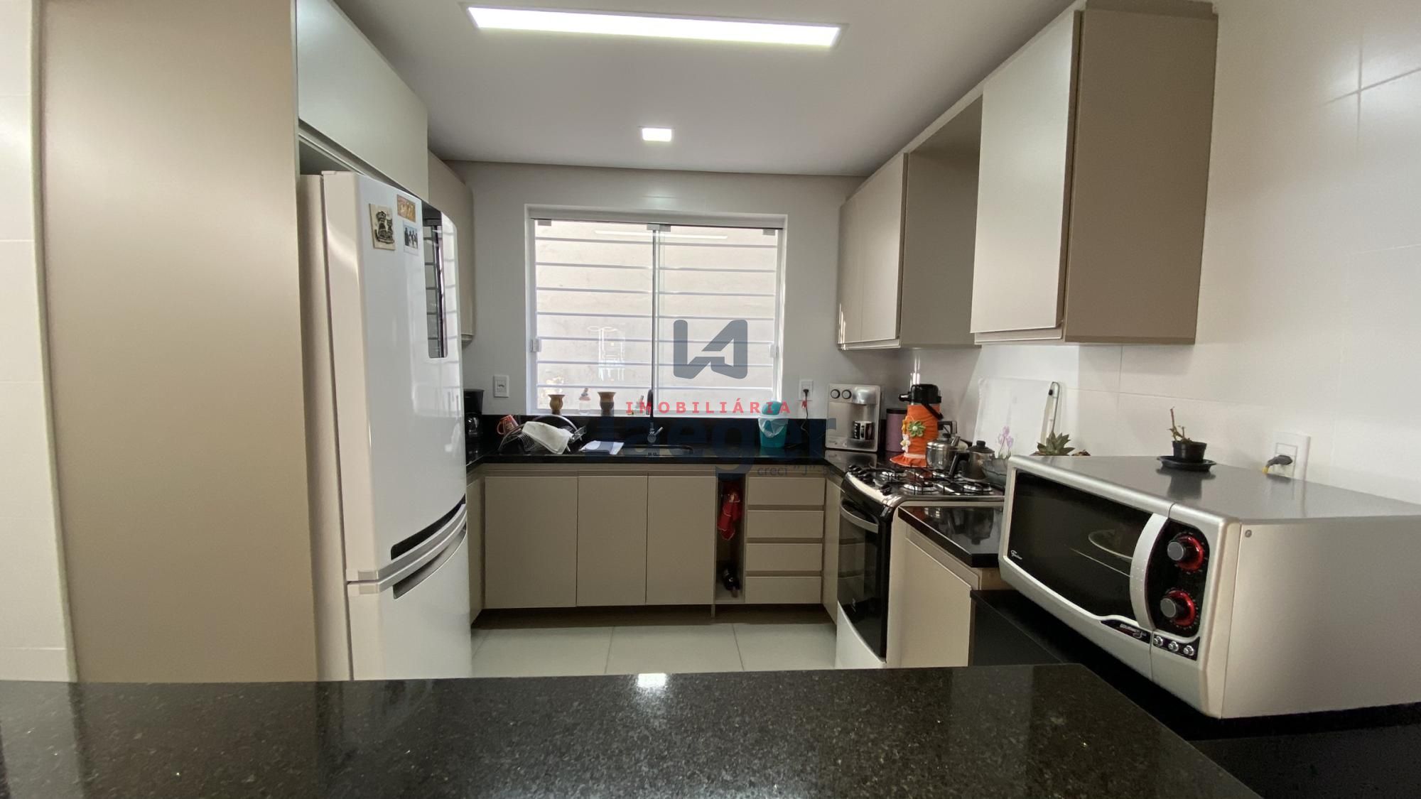 Apartamento à venda com 2 quartos, 85m² - Foto 18