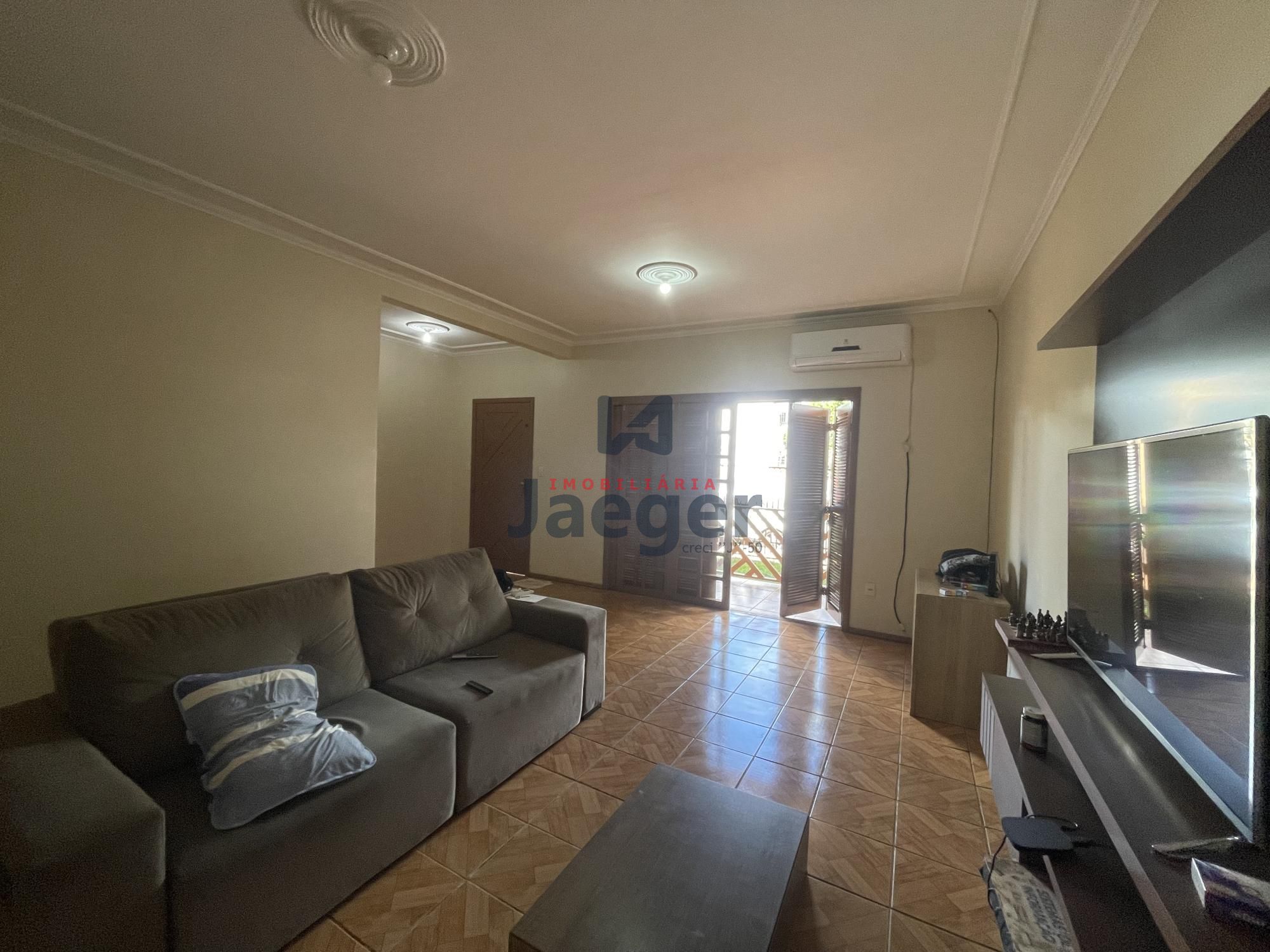 Apartamento à venda com 3 quartos, 137m² - Foto 1