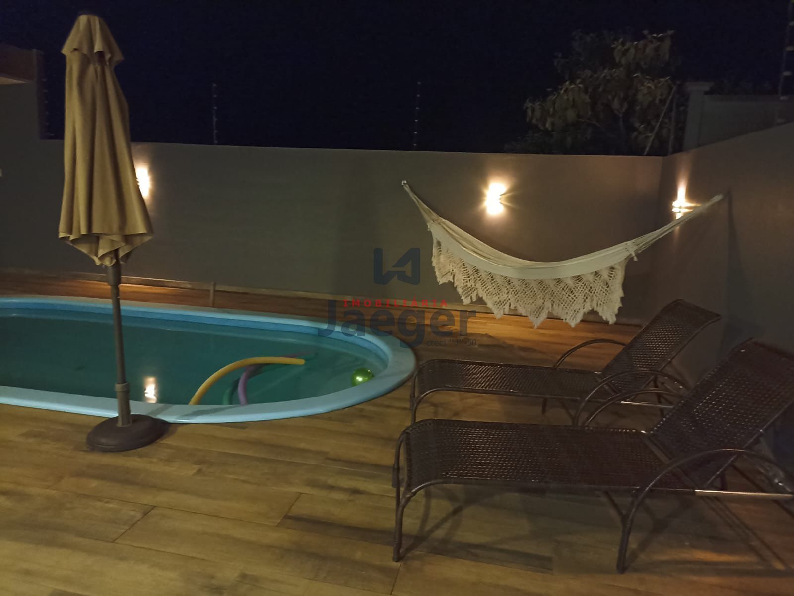 Casa à venda com 3 quartos, 140m² - Foto 3
