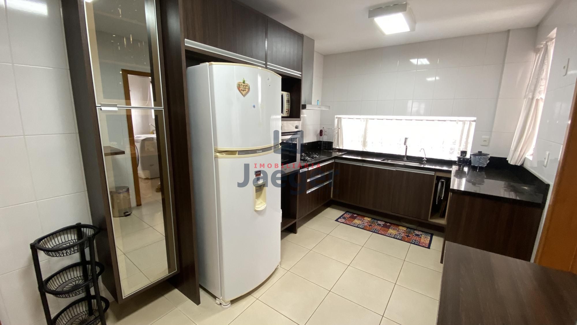 Apartamento à venda com 3 quartos, 226m² - Foto 15