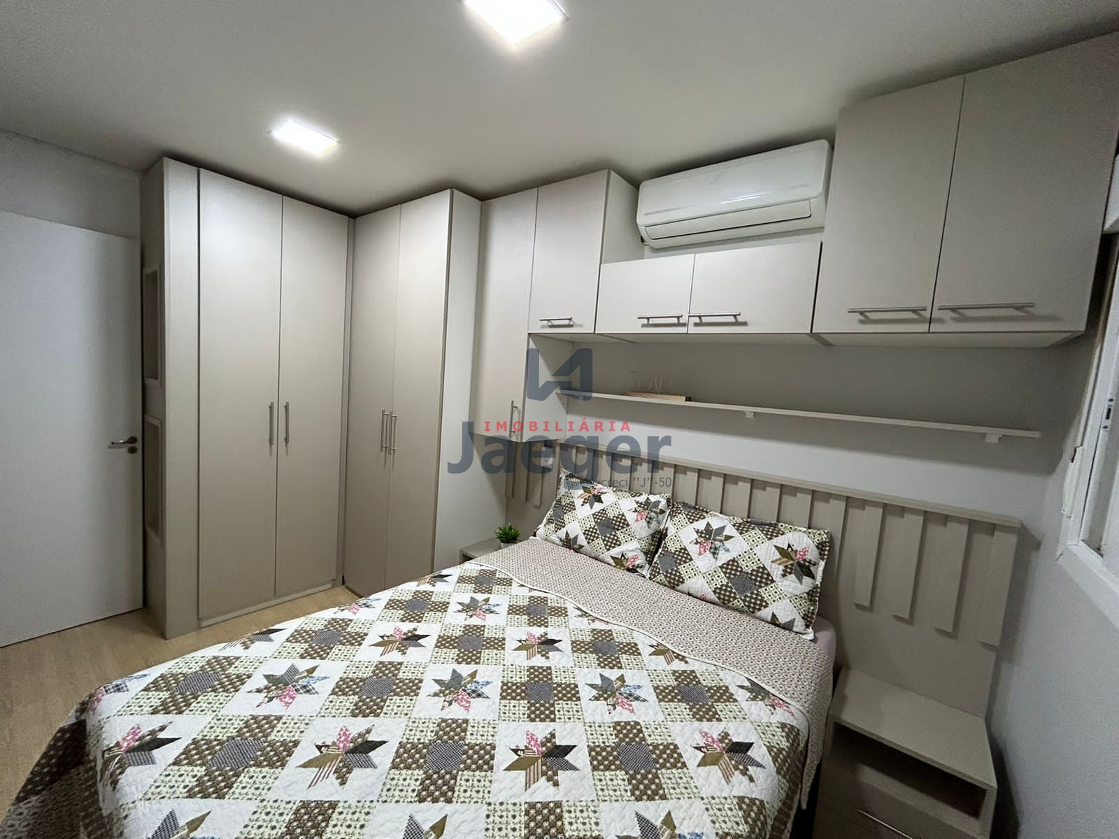 Apartamento à venda com 2 quartos, 56m² - Foto 2