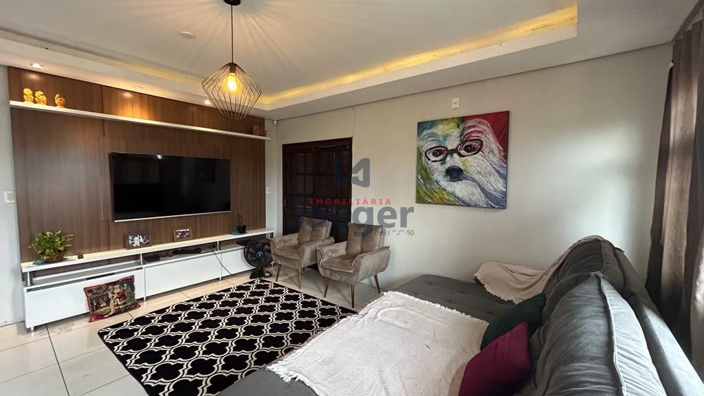 Casa à venda com 3 quartos, 136m² - Foto 2