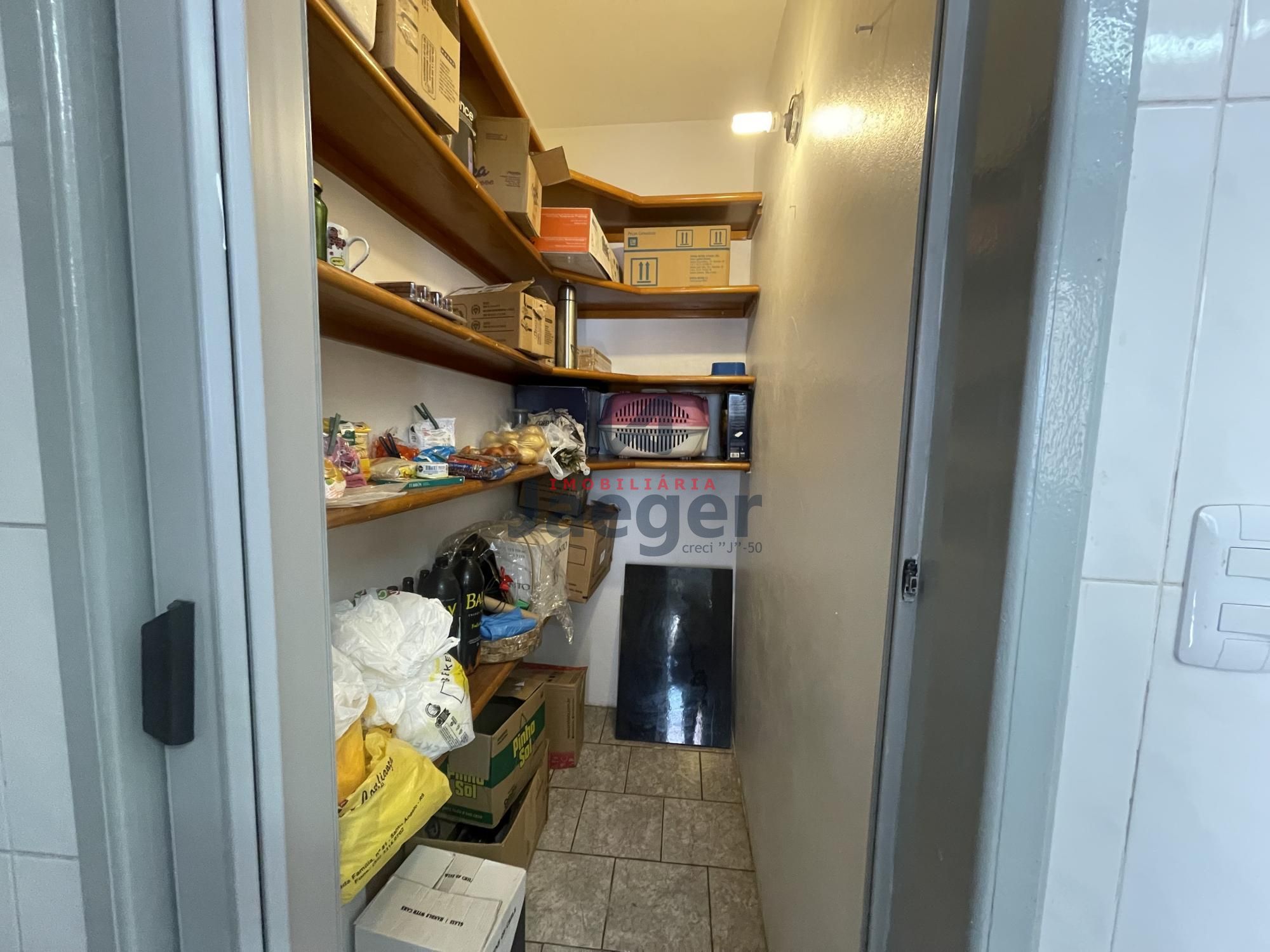 Apartamento à venda com 3 quartos, 137m² - Foto 23