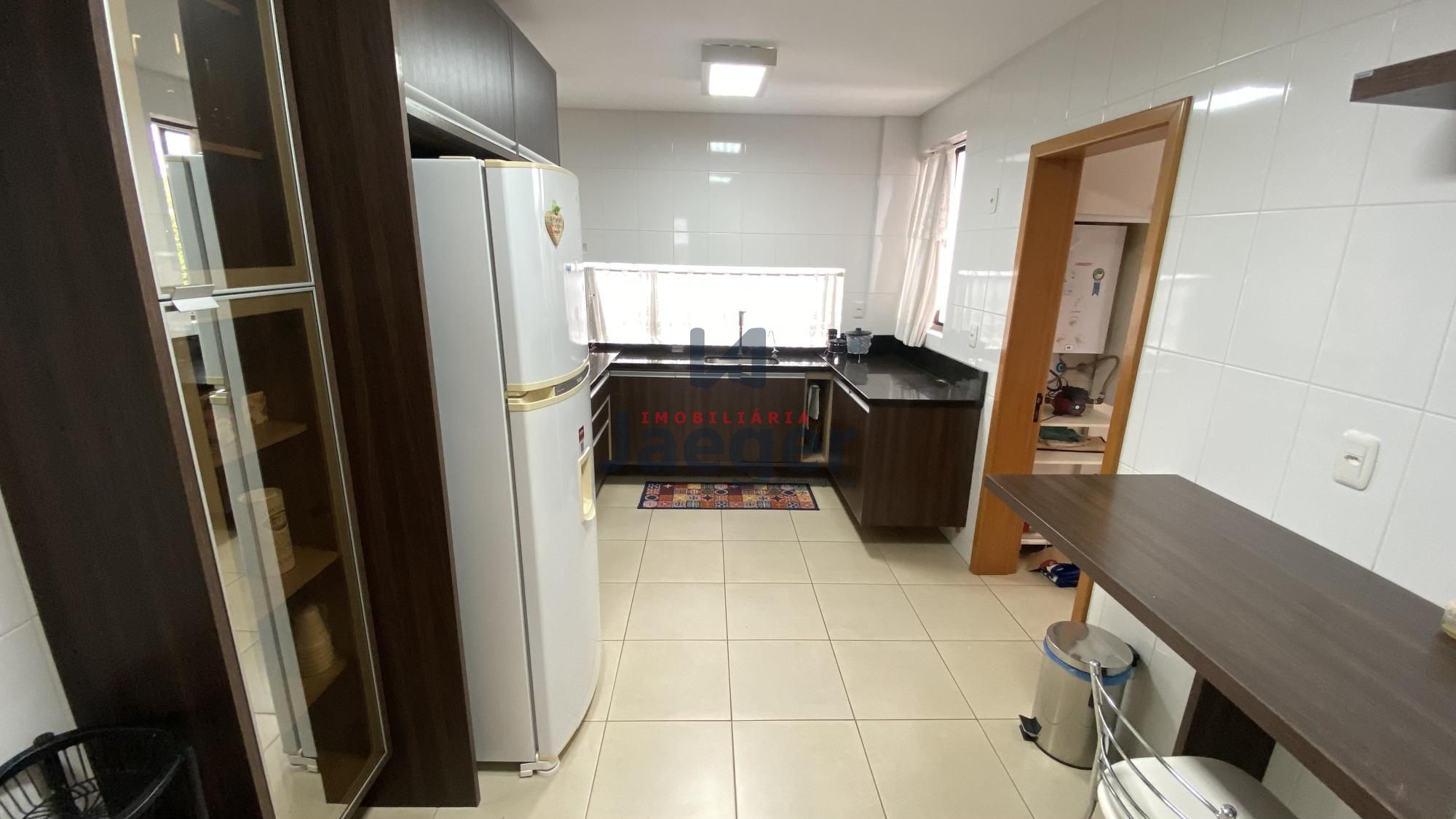 Apartamento à venda com 3 quartos, 226m² - Foto 16