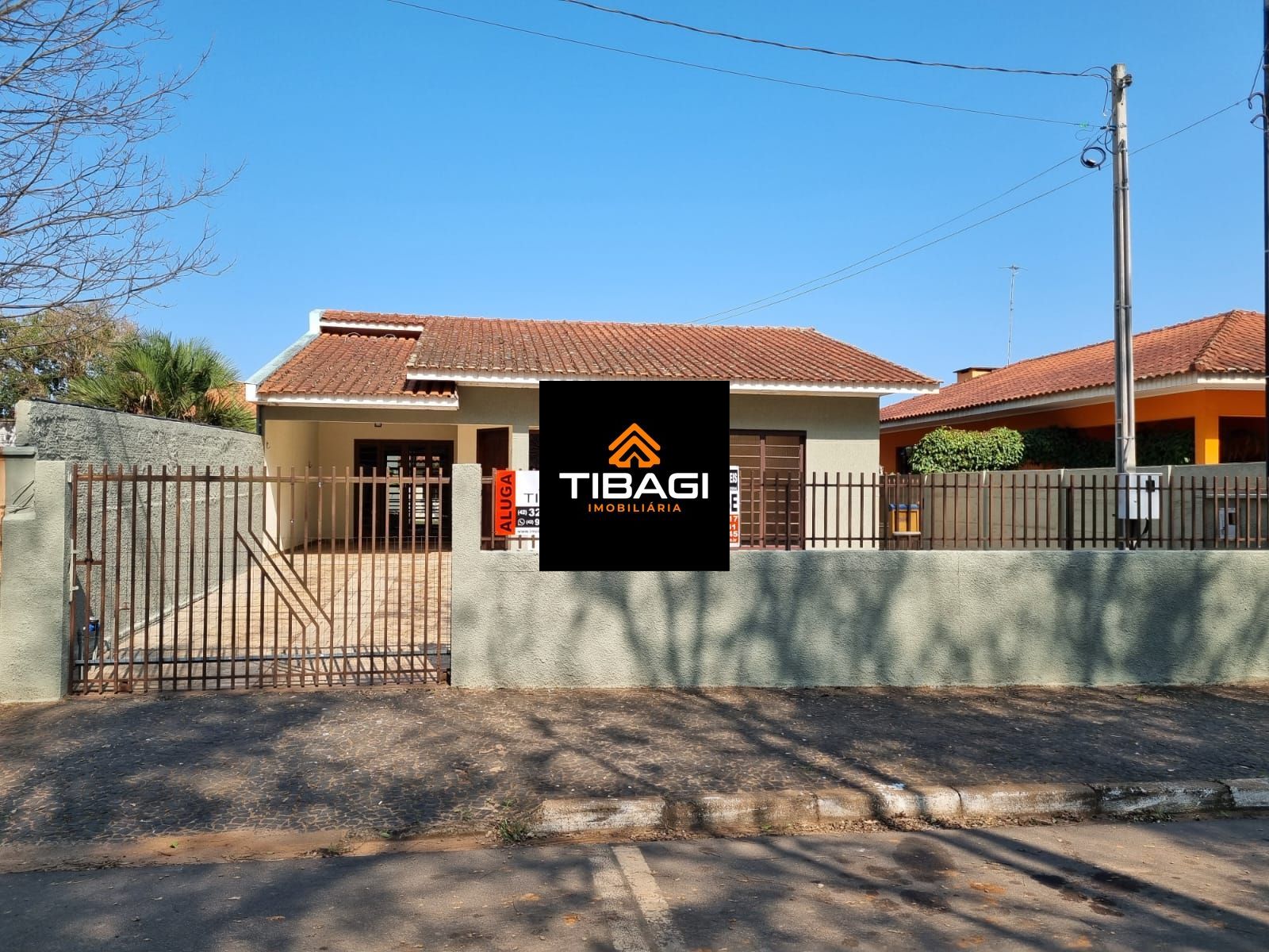 Casa disponível para Locacão na Av Manoel das Dores