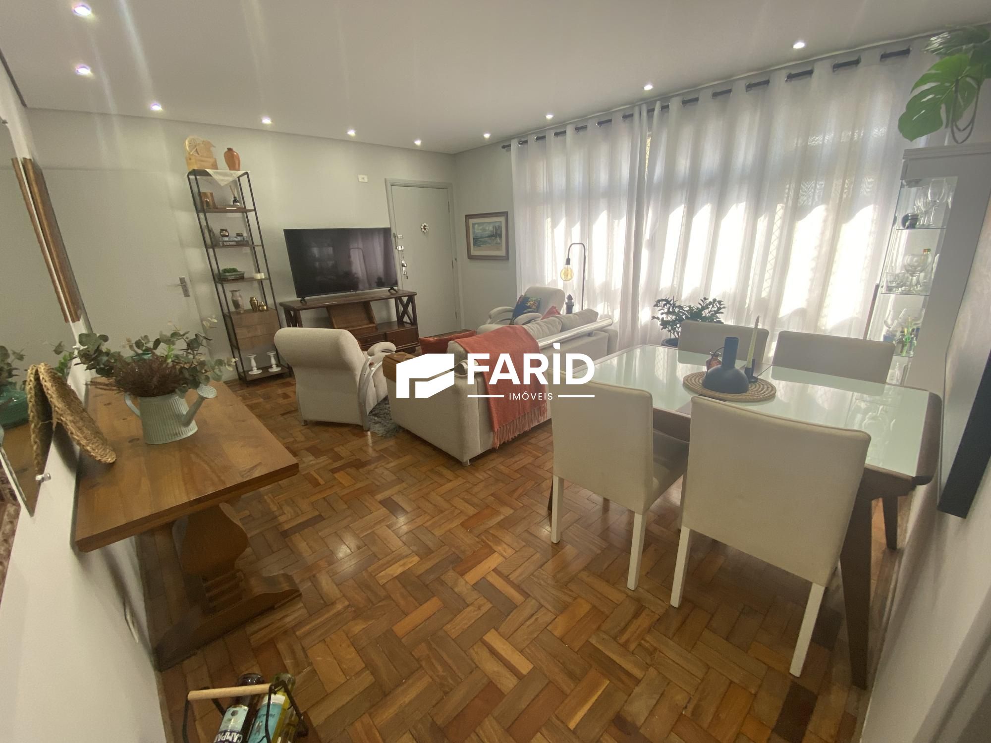 Apartamento à venda com 3 quartos, 131m² - Foto 2