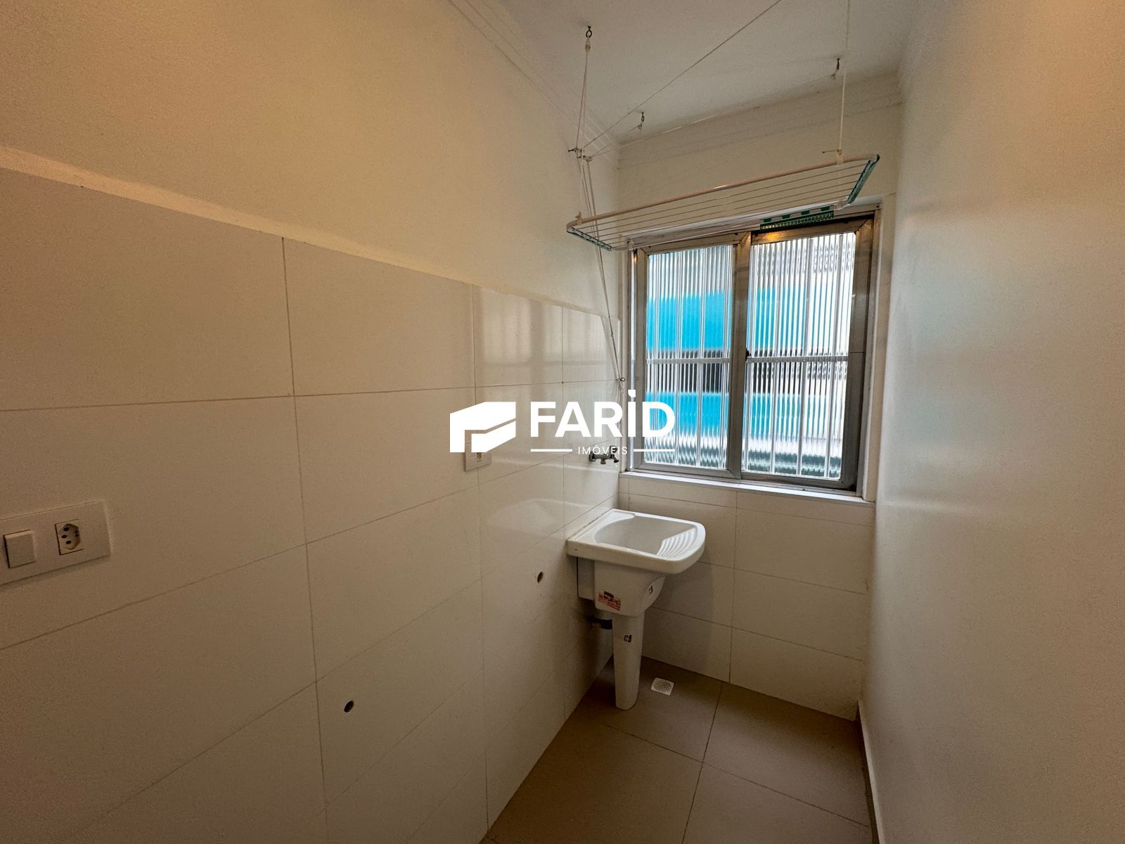 Apartamento para alugar com 2 quartos, 95m² - Foto 9