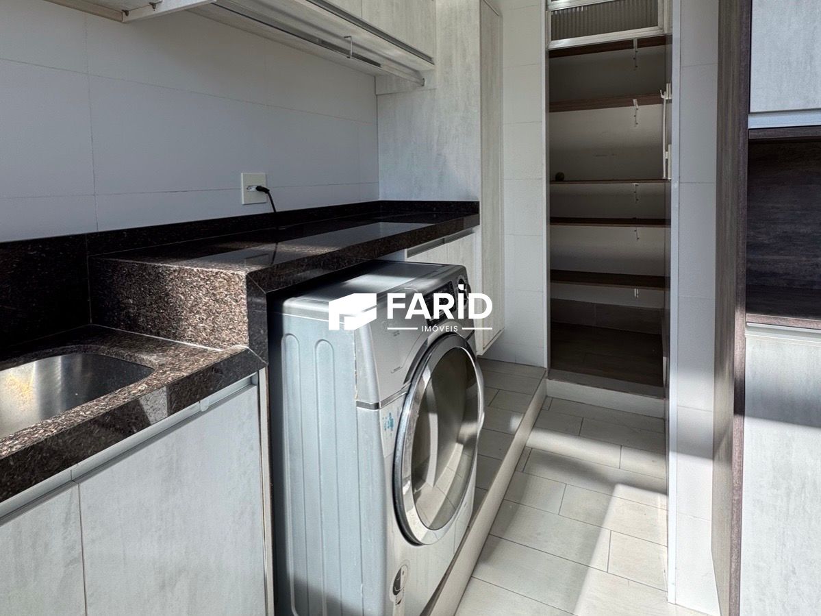 Apartamento para alugar com 3 quartos, 101m² - Foto 17