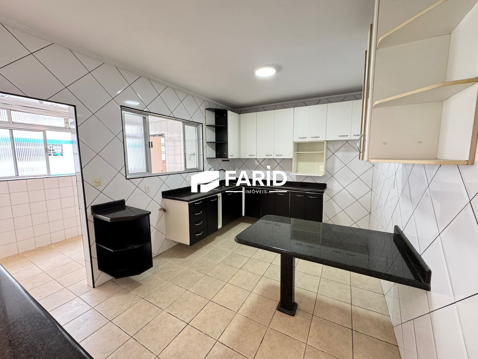 Apartamento à venda com 2 quartos, 110m² - Foto 1