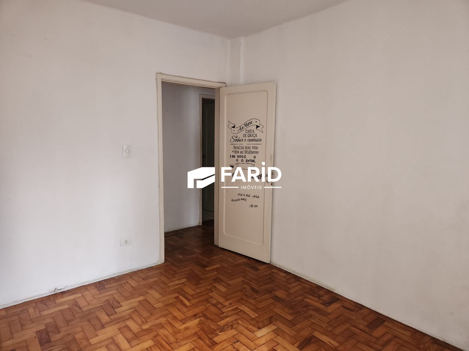 Apartamento à venda com 2 quartos, 70m² - Foto 3