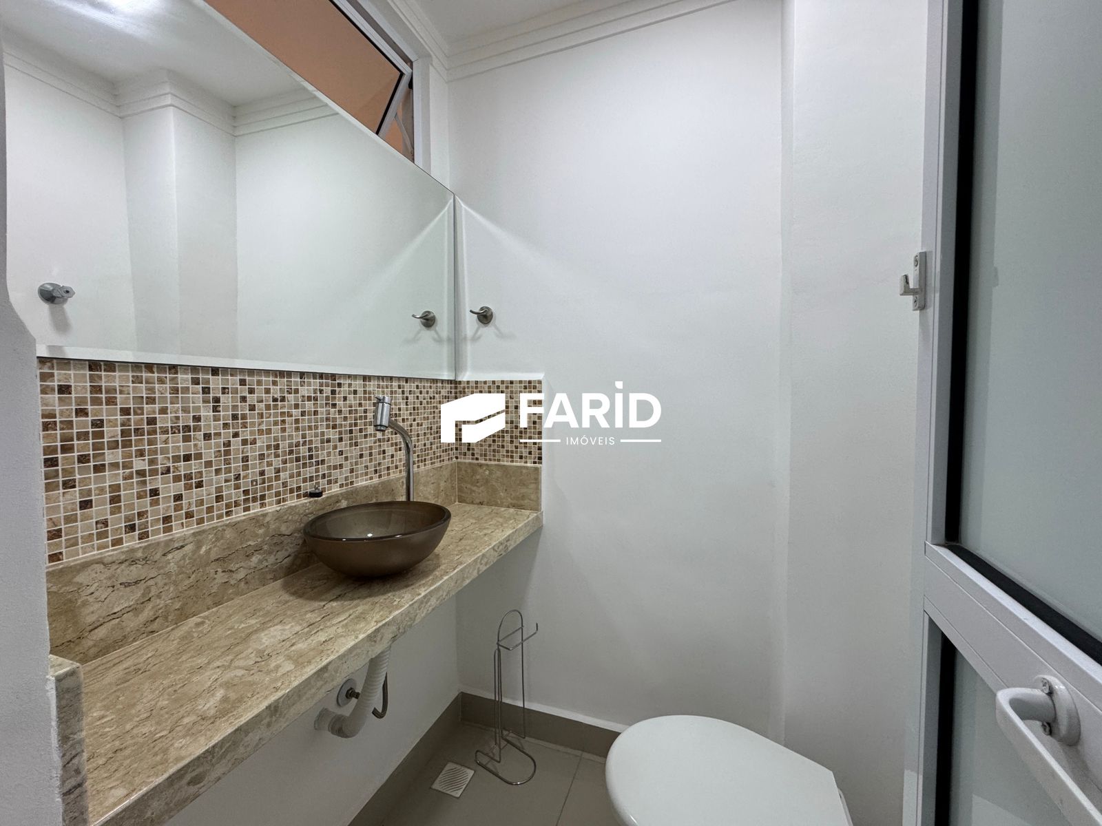 Apartamento para alugar com 2 quartos, 95m² - Foto 8