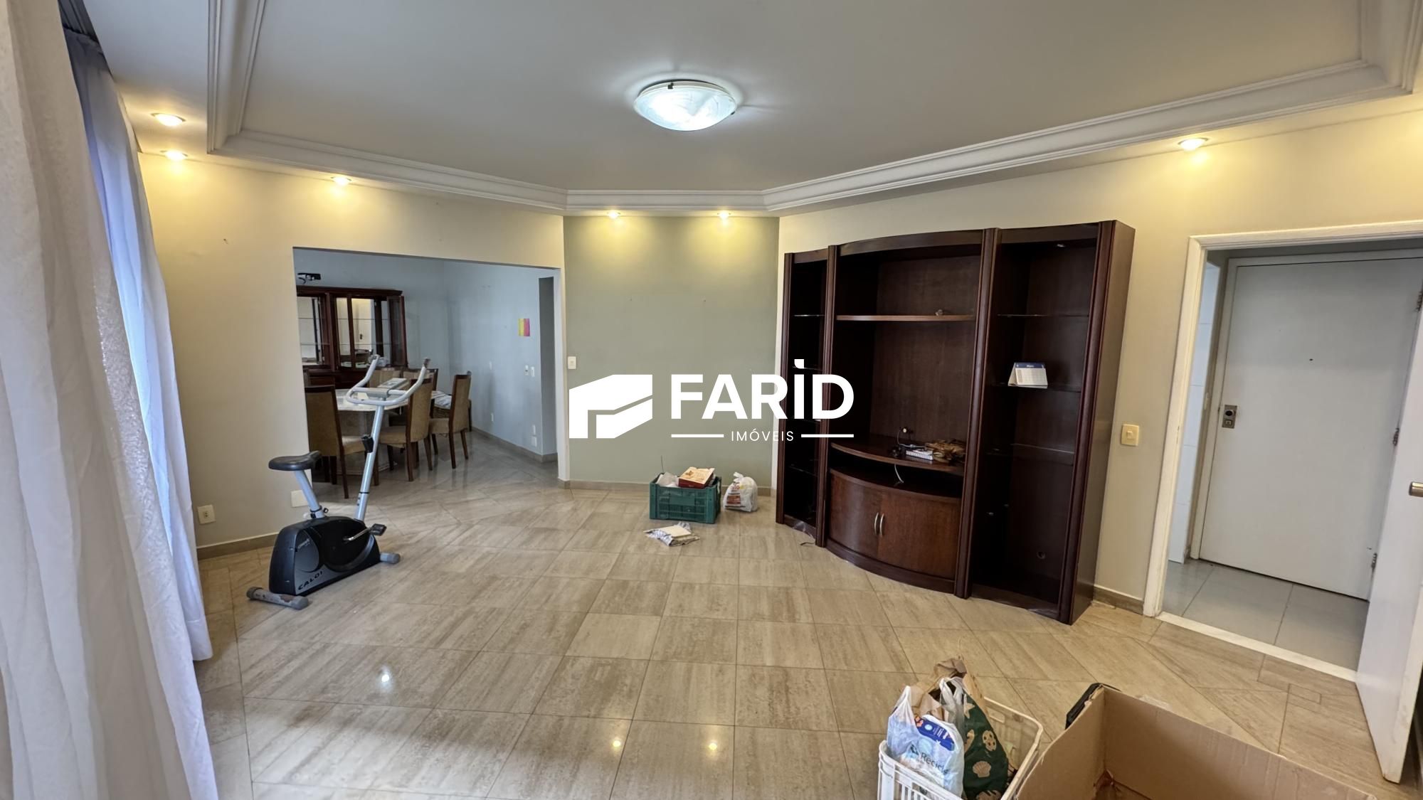 Apartamento para alugar com 3 quartos, 131m² - Foto 2