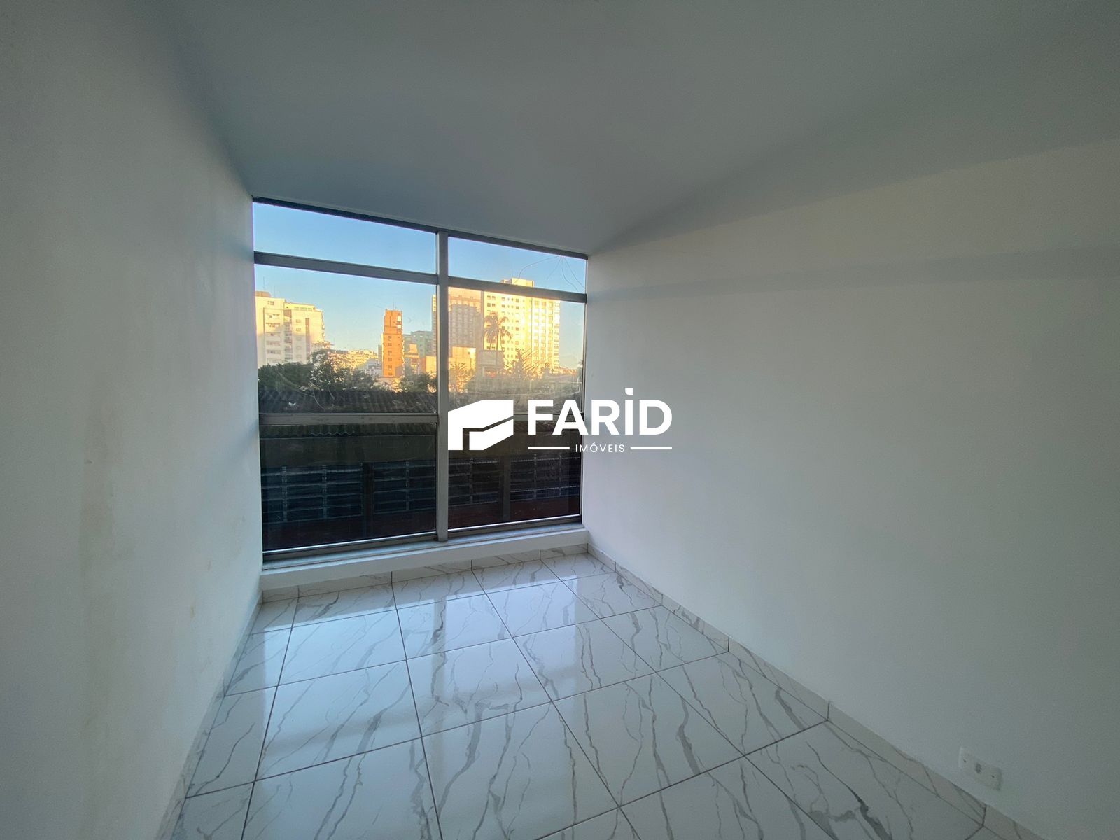 Apartamento à venda com 2 quartos, 61m² - Foto 2