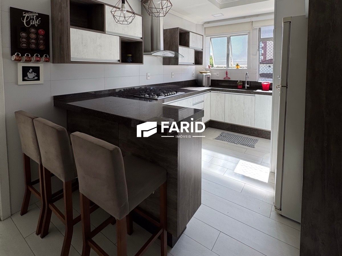 Apartamento para alugar com 3 quartos, 101m² - Foto 14