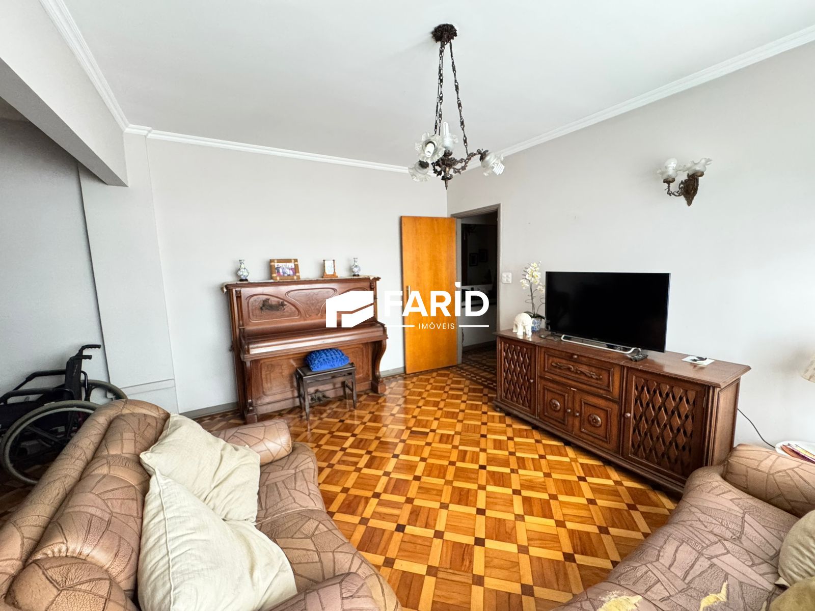 Apartamento à venda com 3 quartos, 144m² - Foto 2