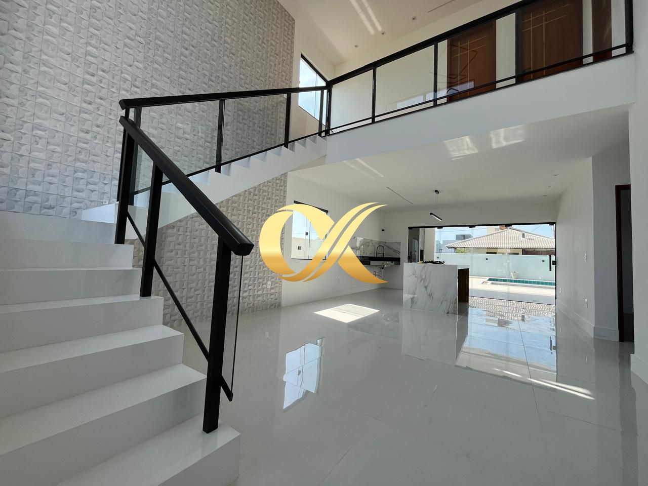 Casa à venda com 4 quartos, 210m² - Foto 2