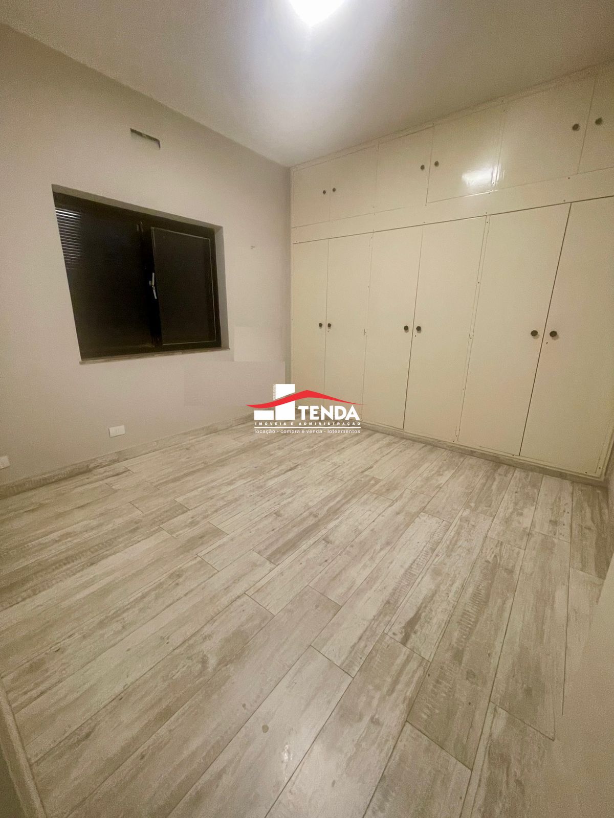 Conjunto Comercial-Sala para alugar com 1 quarto, 15m² - Foto 2