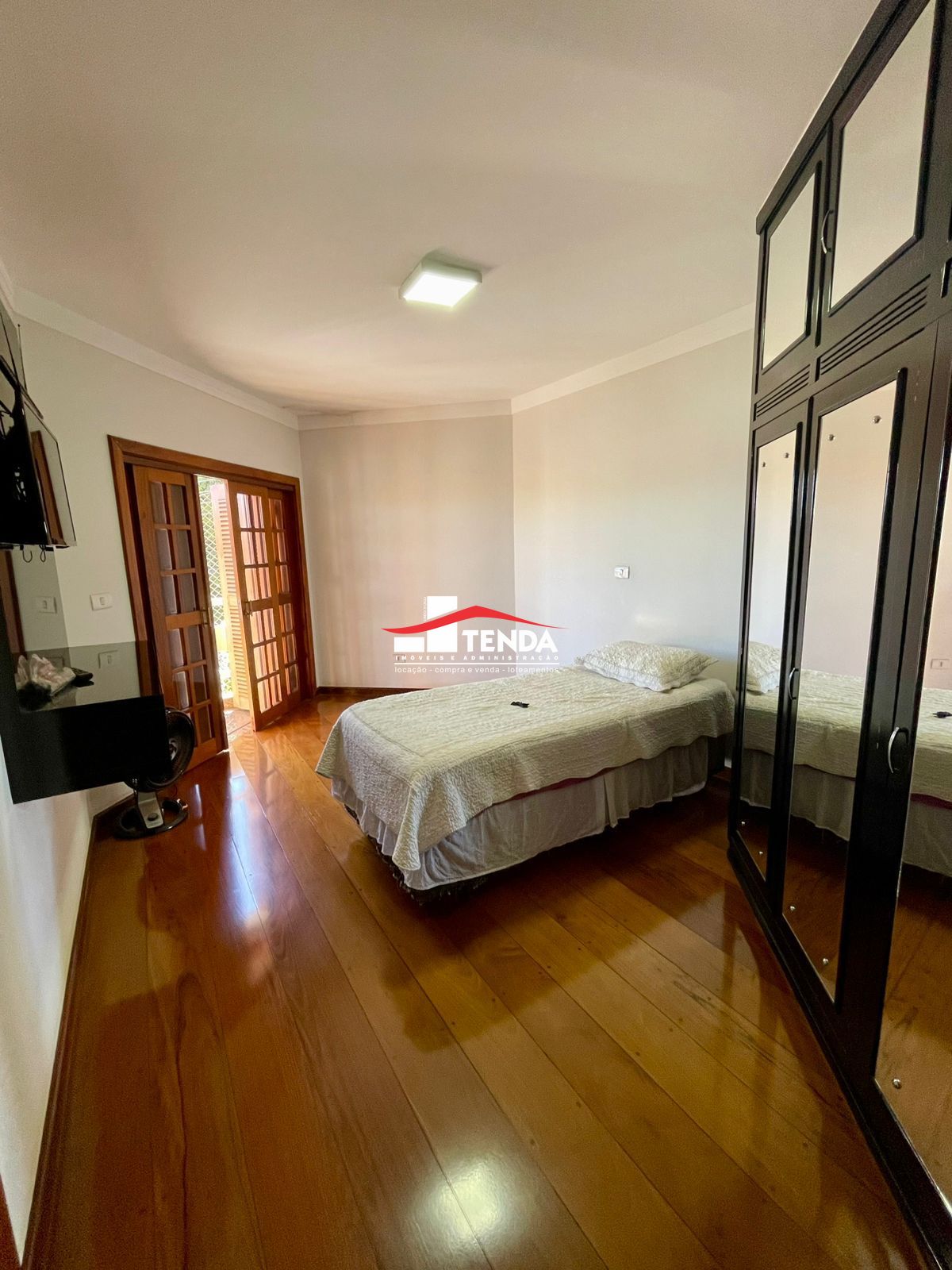 Casa para alugar com 5 quartos, 439m² - Foto 25