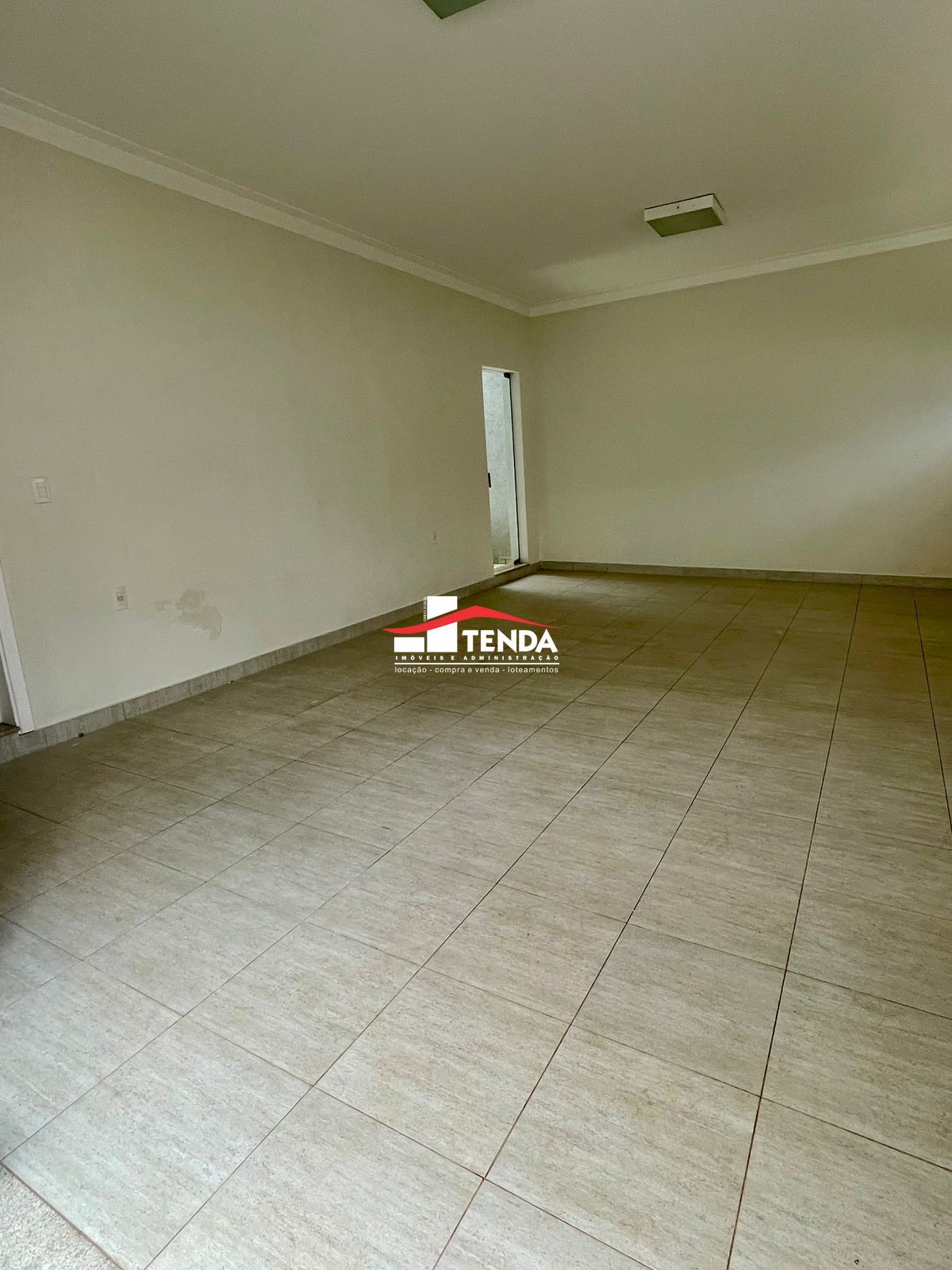 Casa para alugar com 3 quartos, 214m² - Foto 2