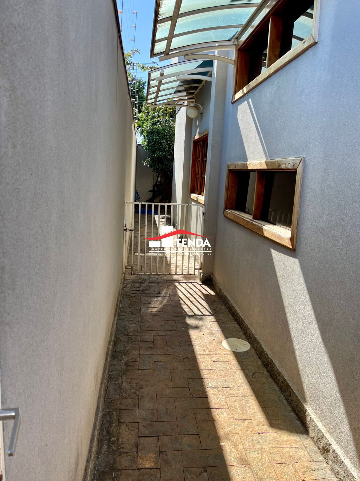 Casa para alugar com 5 quartos, 439m² - Foto 41