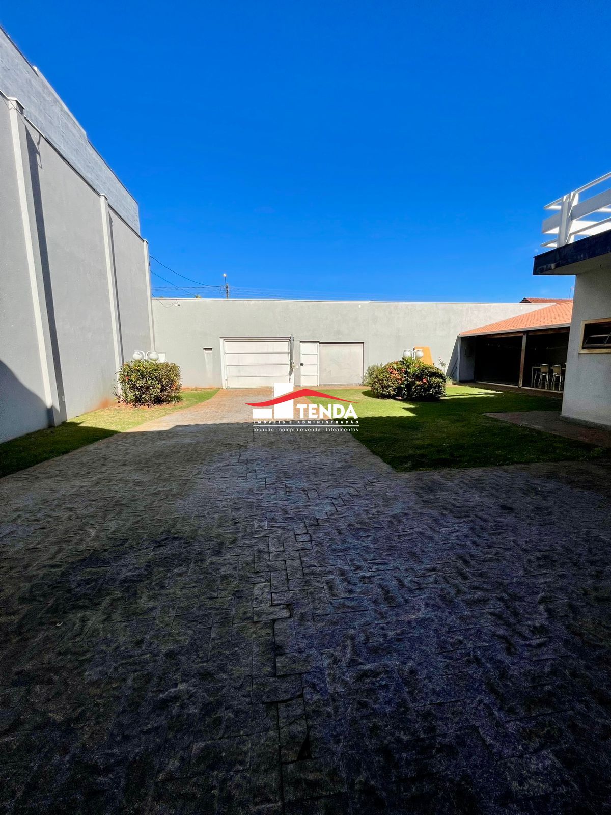 Casa para alugar com 5 quartos, 439m² - Foto 3