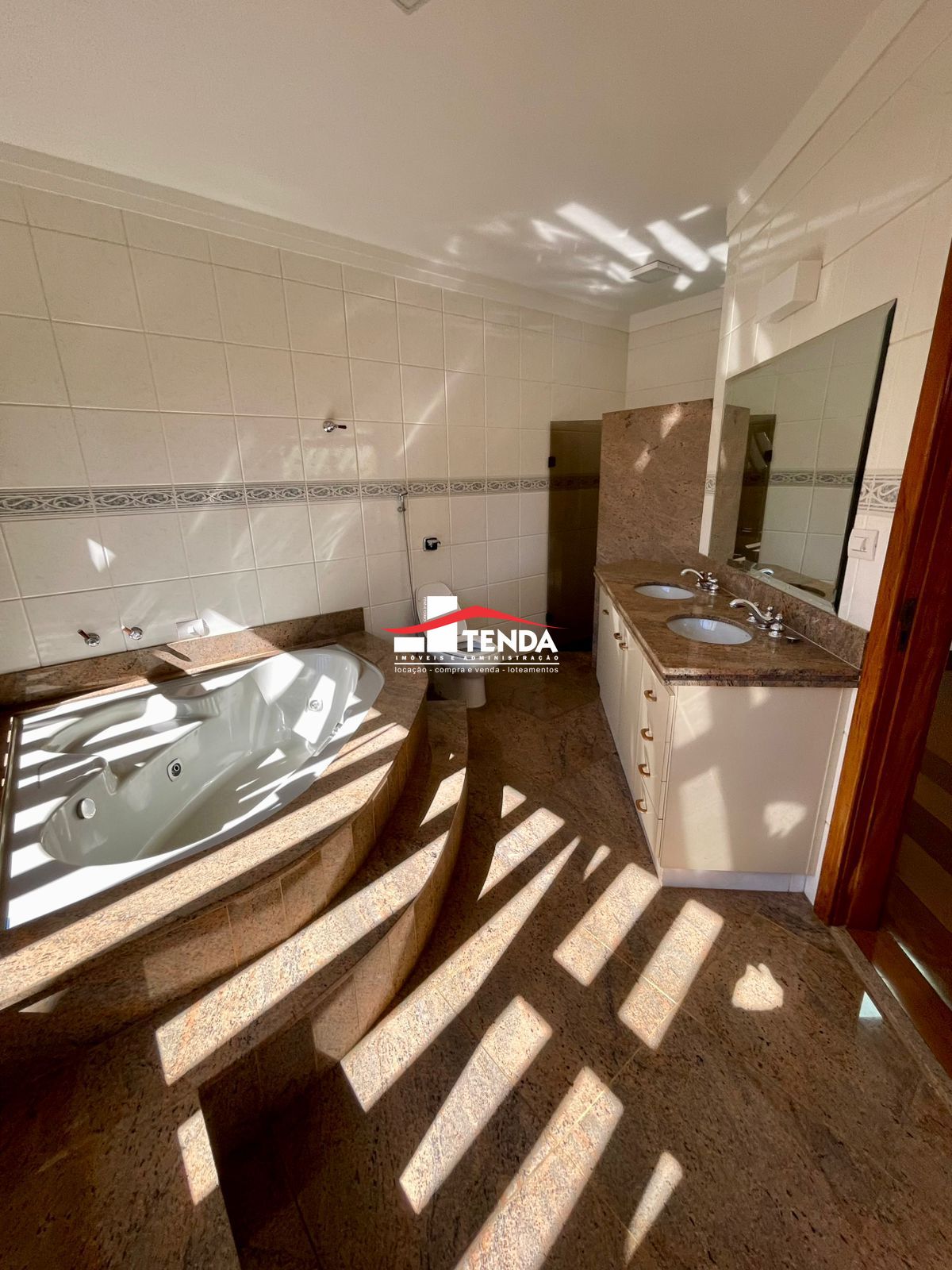 Casa para alugar com 5 quartos, 439m² - Foto 37