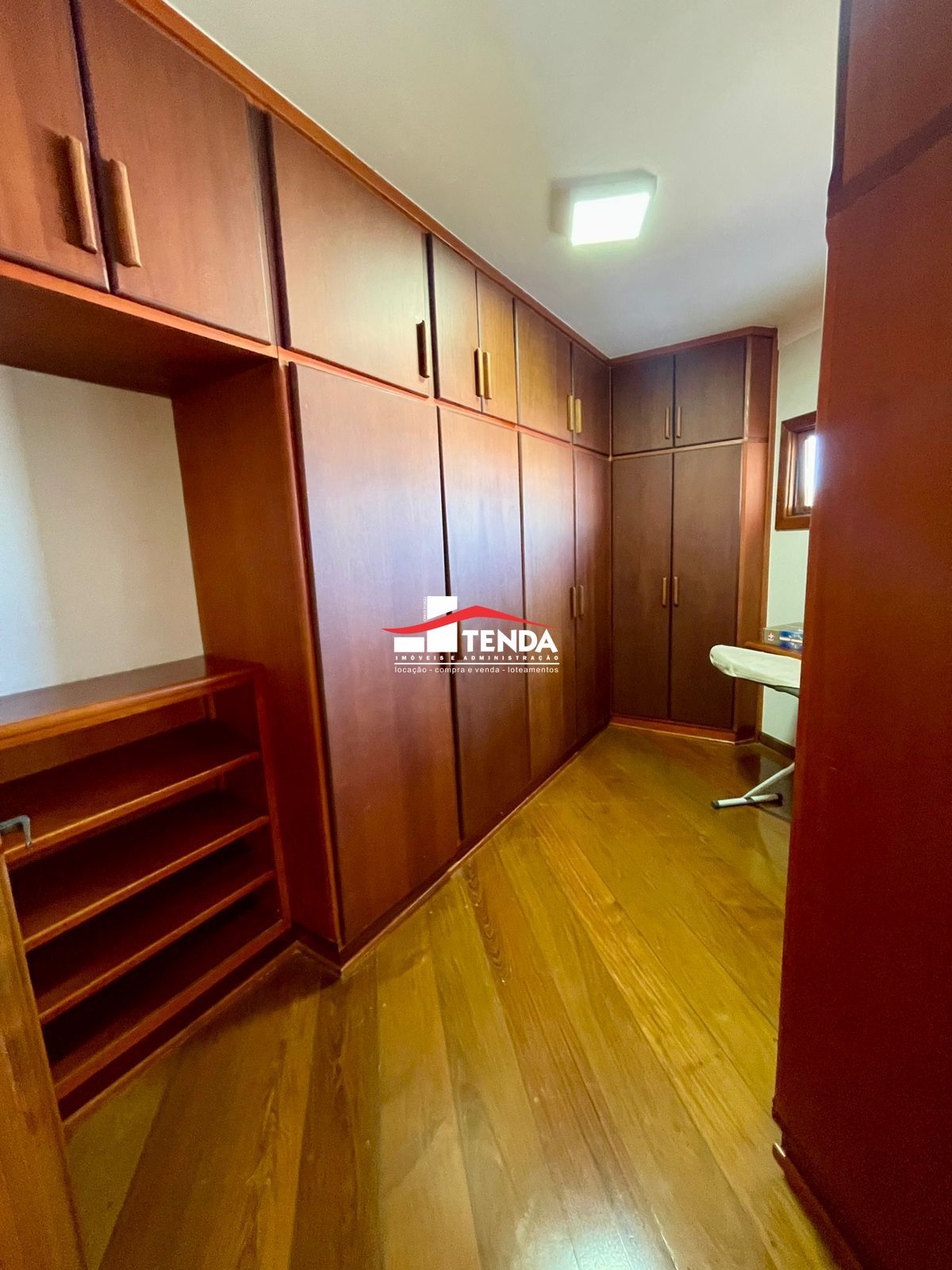 Casa para alugar com 5 quartos, 439m² - Foto 24