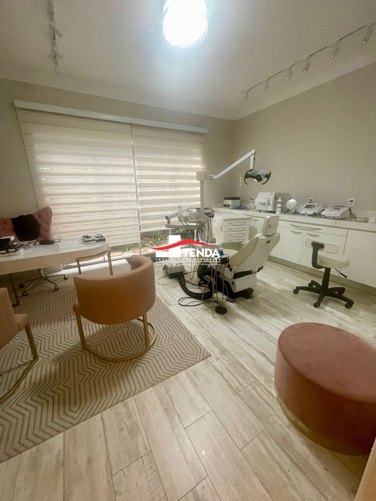 Conjunto Comercial-Sala para alugar com 1 quarto, 15m² - Foto 2