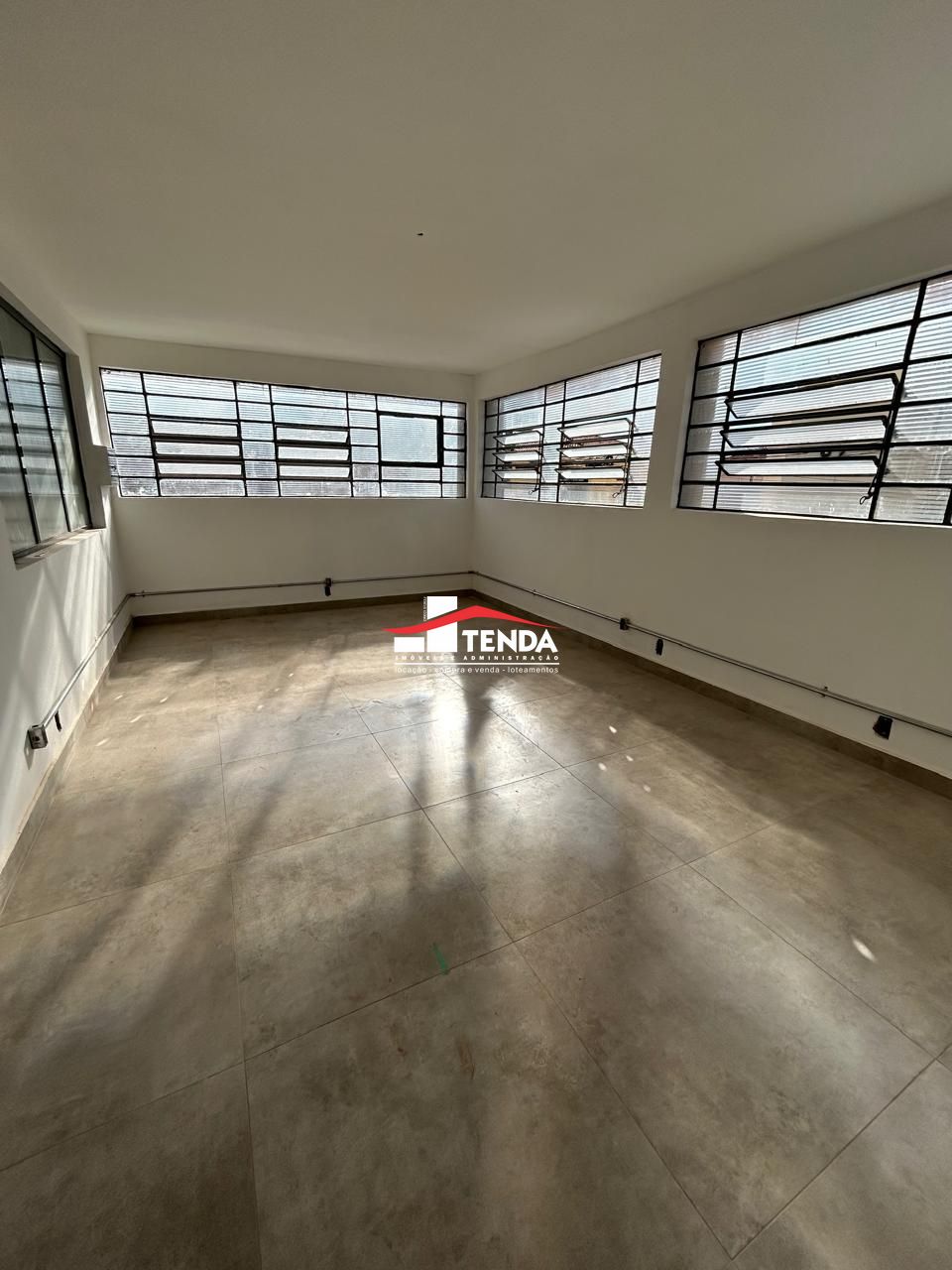 Galpão / Depósito / Armazém de 1 quarto, 831m² no bairro Vila Rezende, em Franca | Eu Corretor