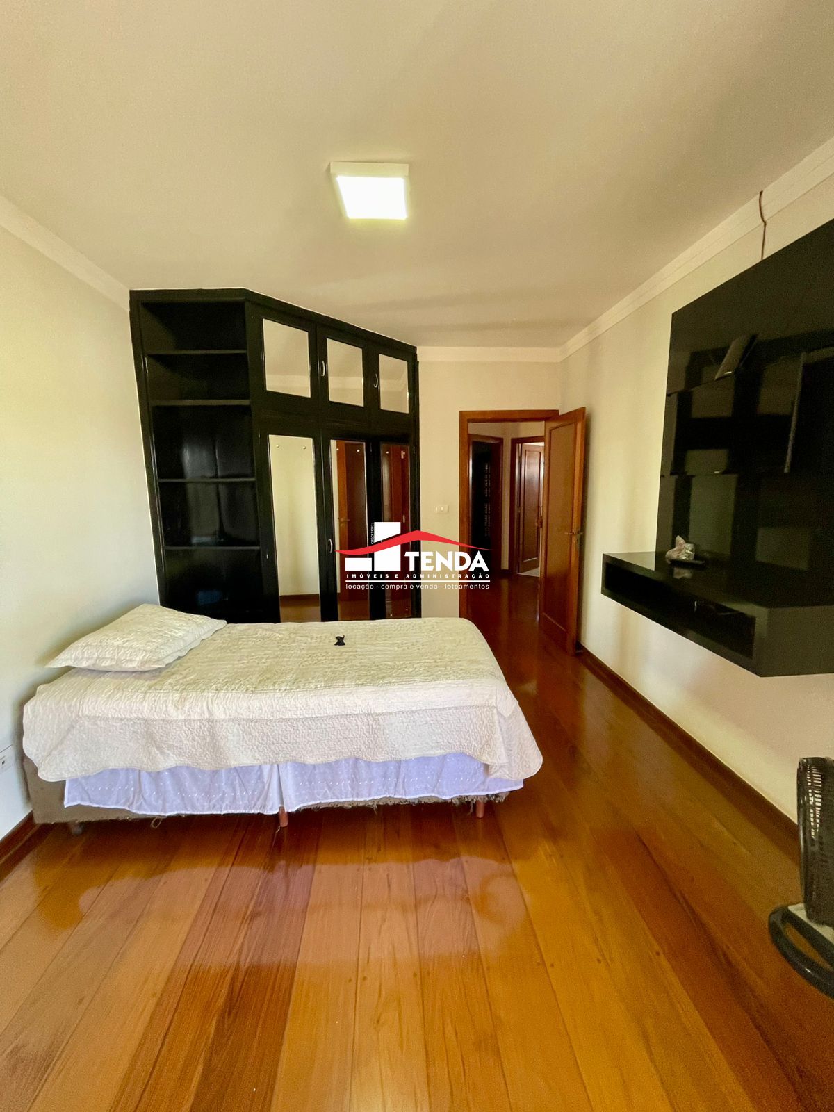 Casa para alugar com 5 quartos, 439m² - Foto 31