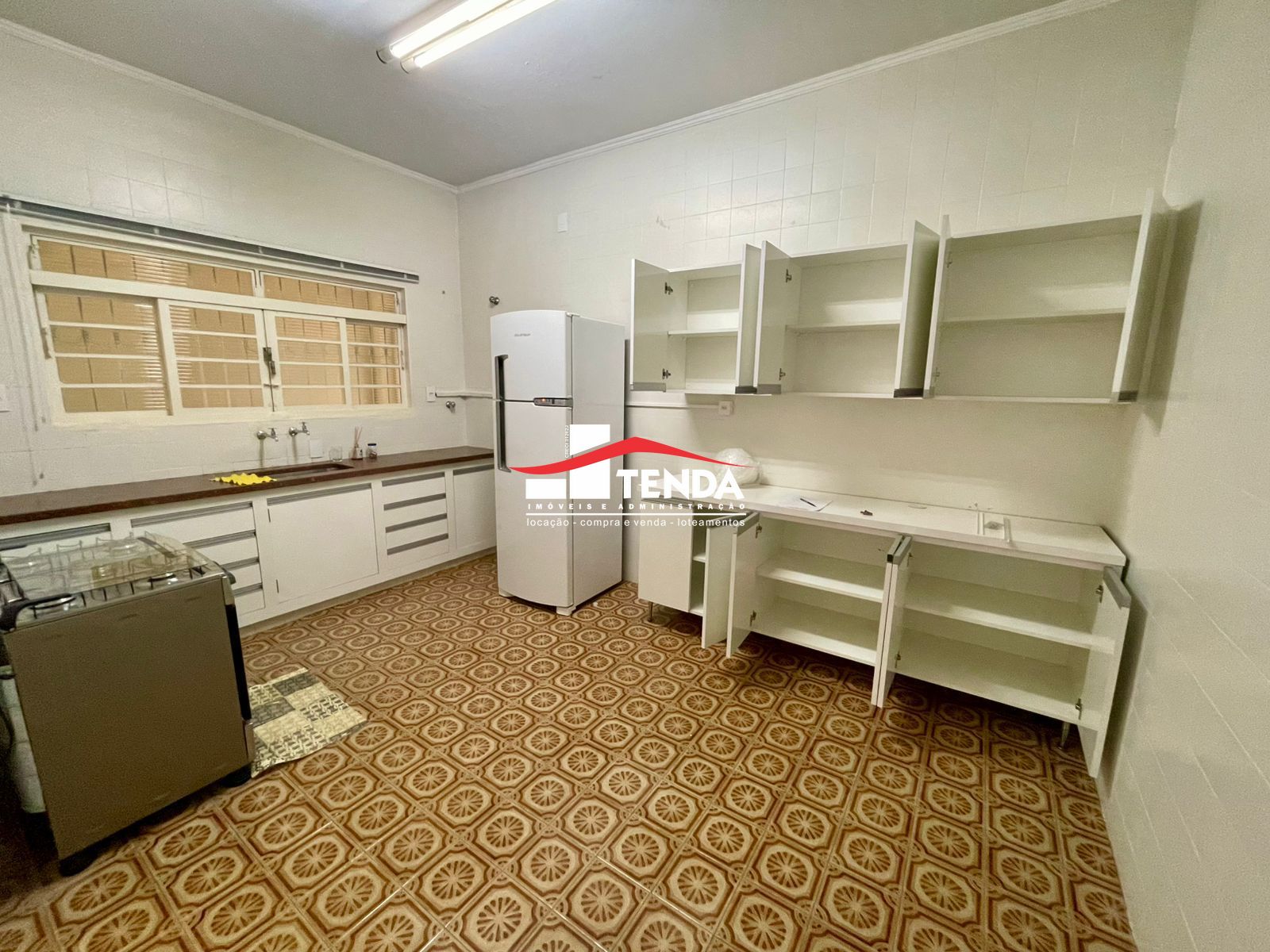 Casa para alugar com 3 quartos, 185m² - Foto 8