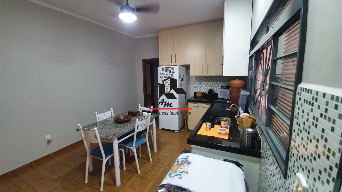 Casa com 4 quartos à venda, 184m² — foto 11 de 30