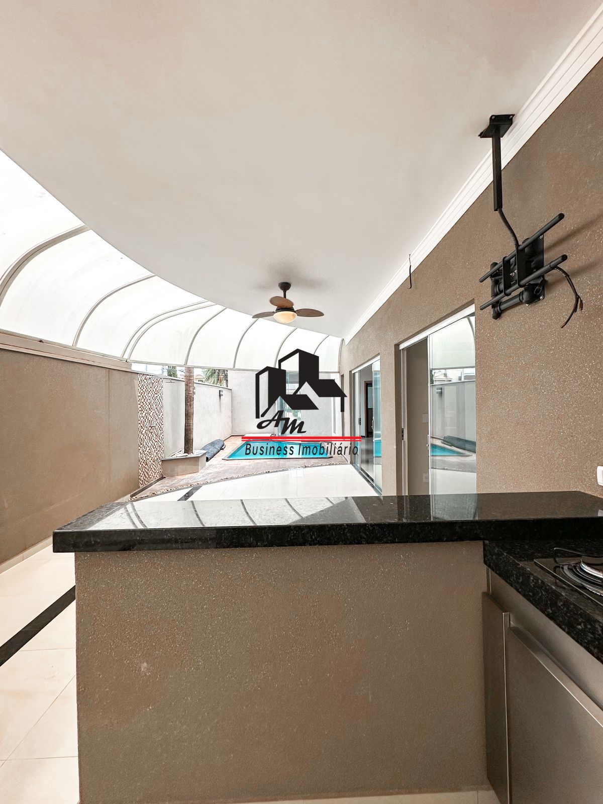 Casa de Condomínio com 3 quartos à venda, 200m² — foto 14 de 18
