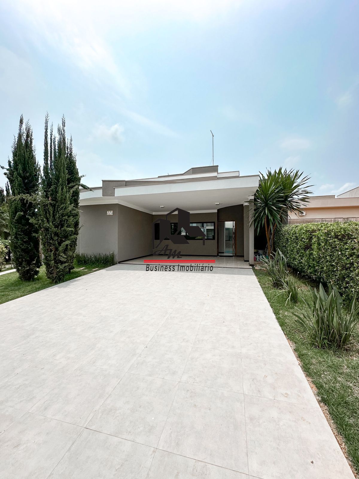 Casa de Condomínio com 3 quartos à venda, 200m² — foto 2 de 18