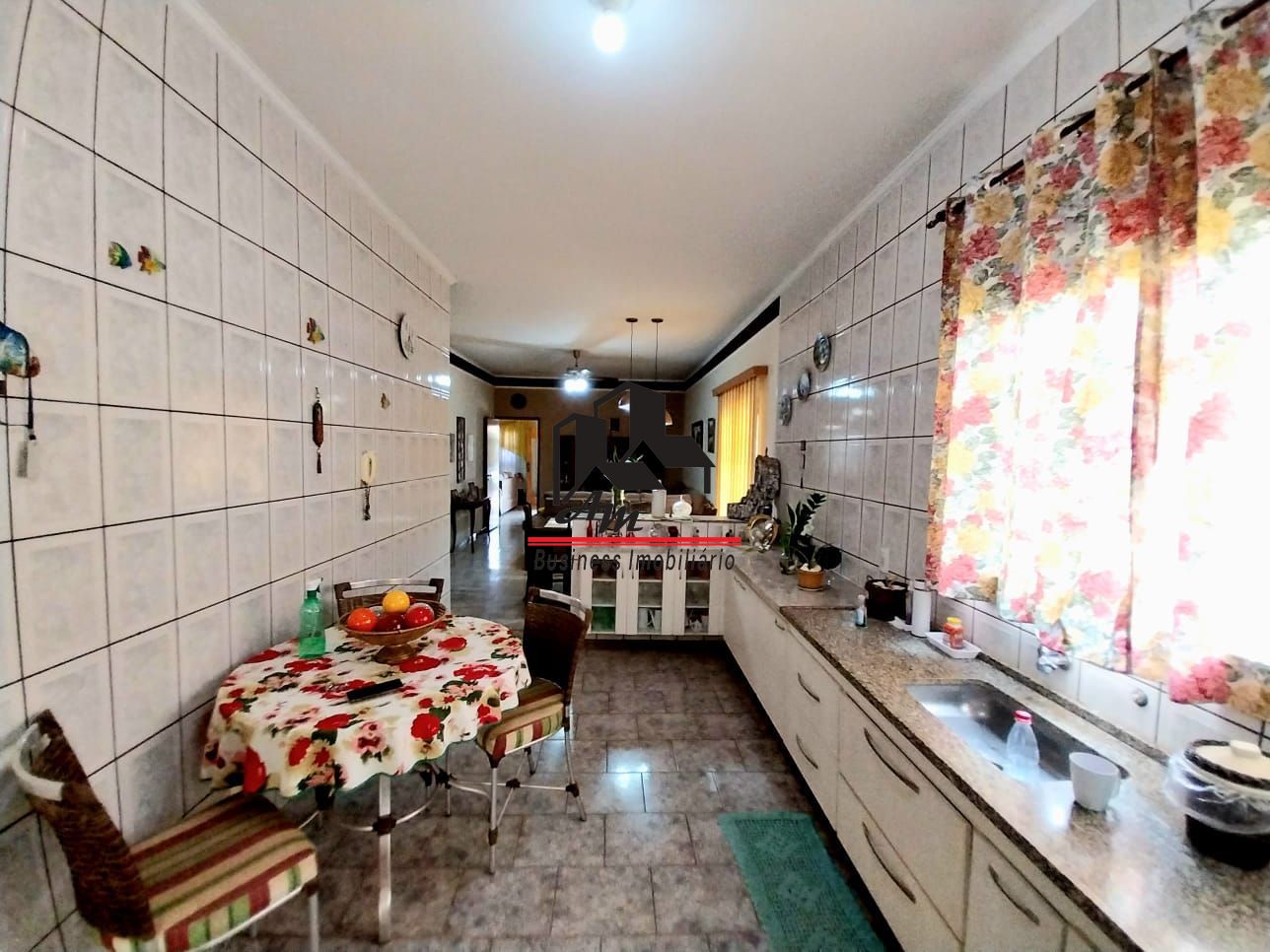 Casa com 3 quartos à venda, 267m² — foto 17 de 33