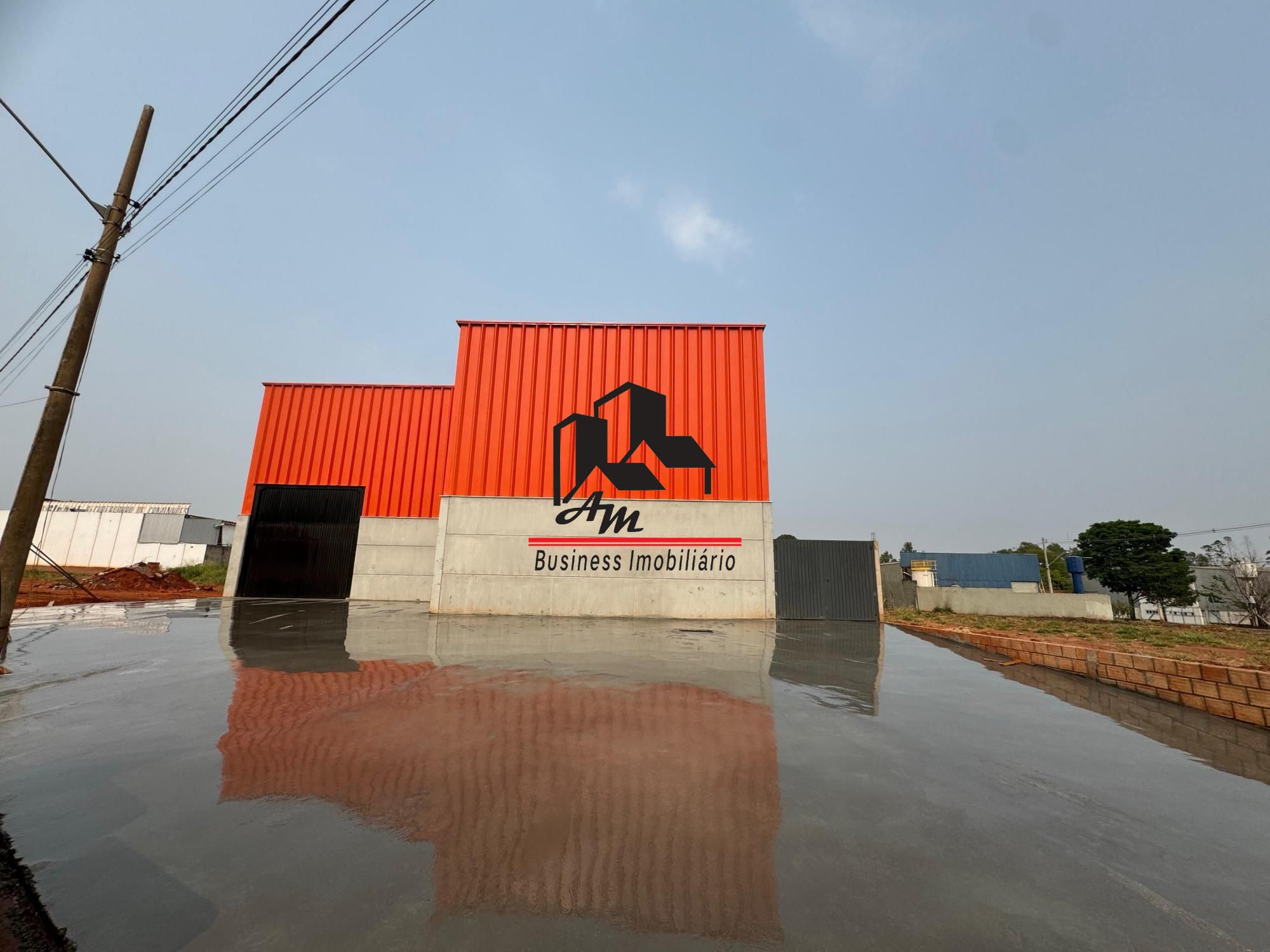 Galpão / Depósito / Armazém com 1 quarto à venda, 740m² — foto 1 de 5