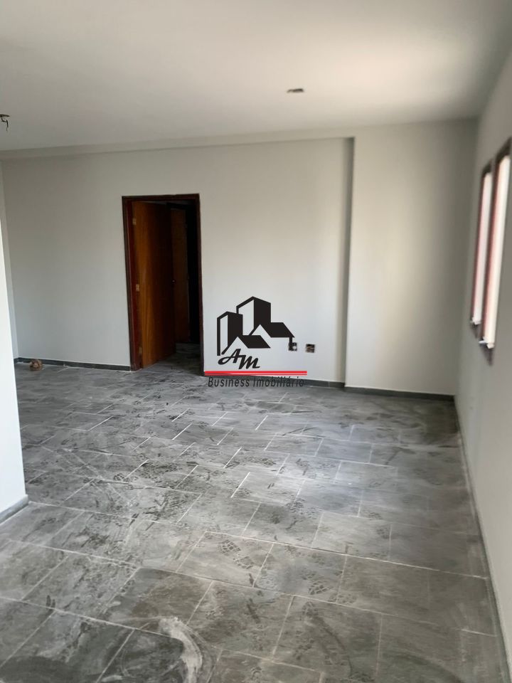 Apartamento com 3 quartos à venda, 145m² — foto 2 de 18
