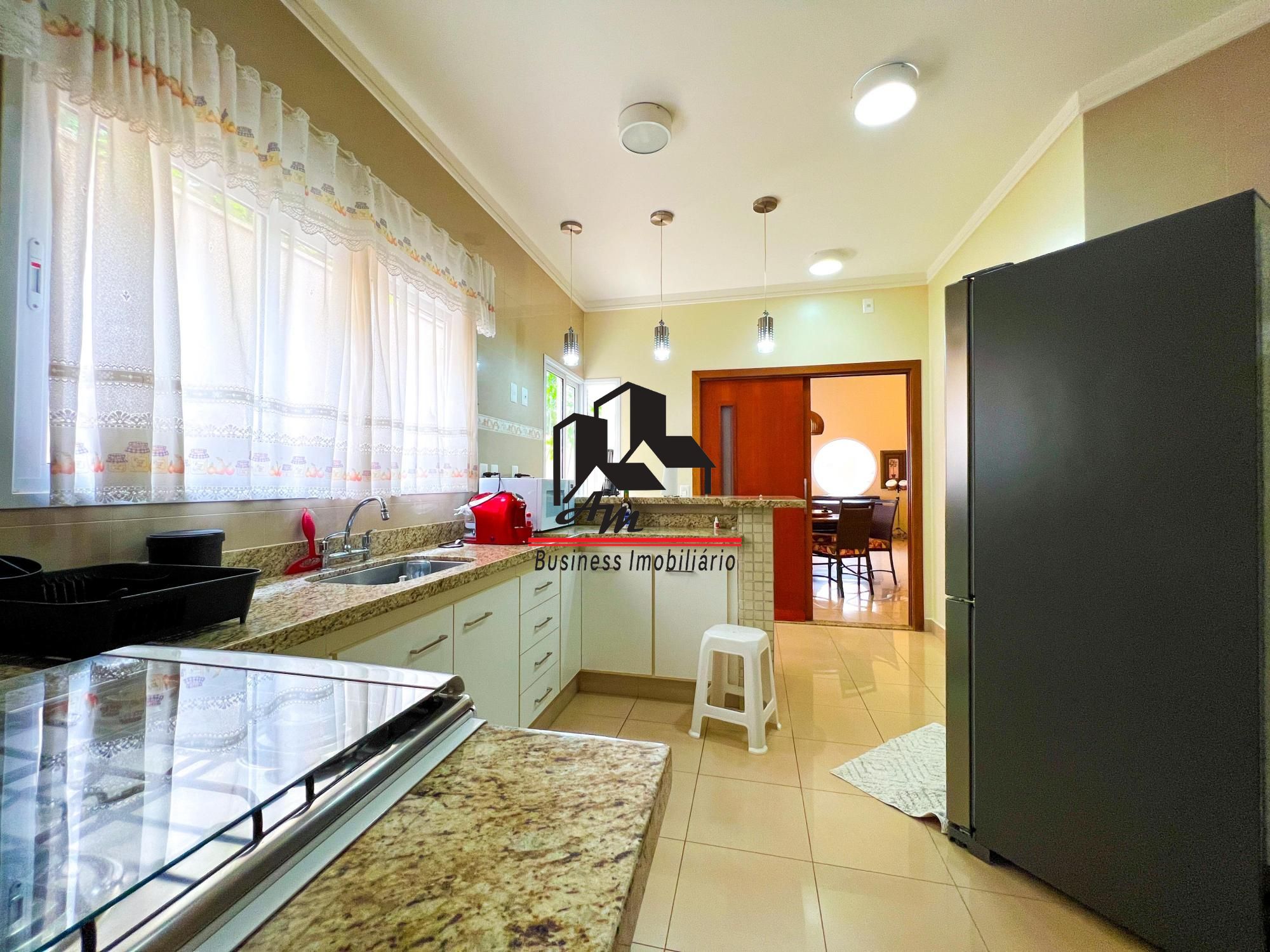 Casa de Condomínio com 3 quartos à venda, 250m² — foto 15 de 28