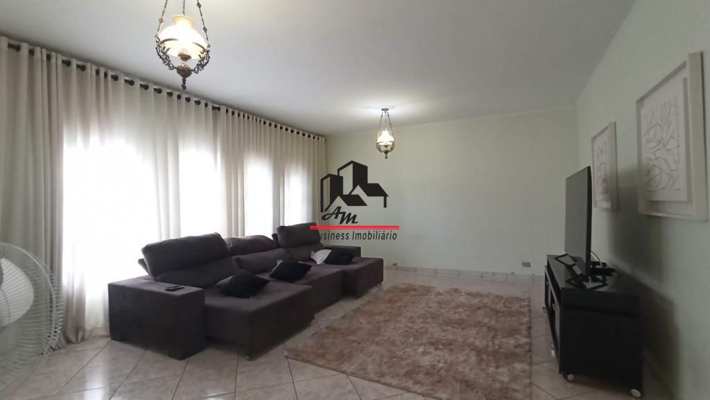 Casa com 3 quartos à venda, 300m² — foto 8 de 28