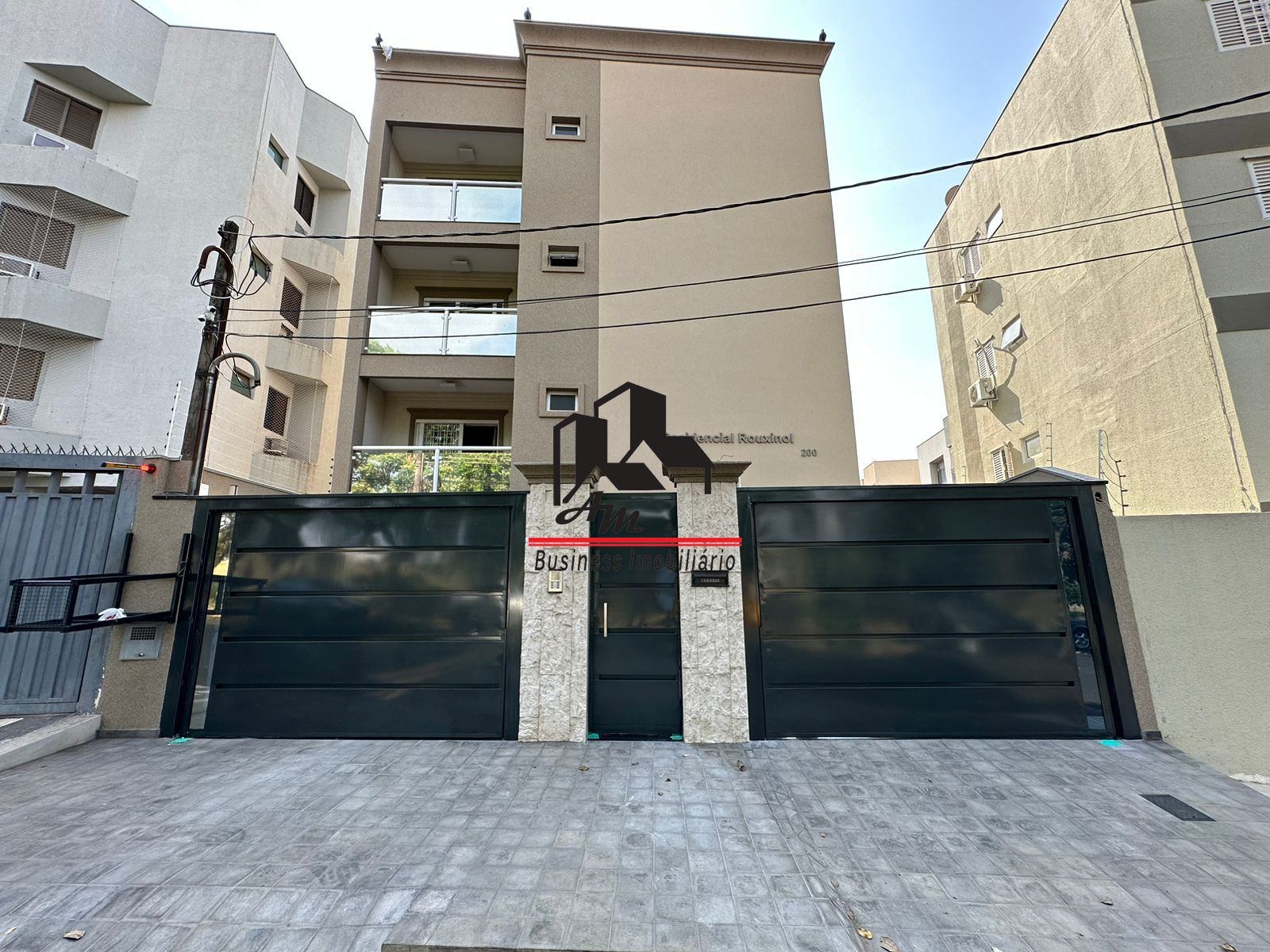 Apartamento com 2 quartos à venda, 100m² — foto 1 de 17