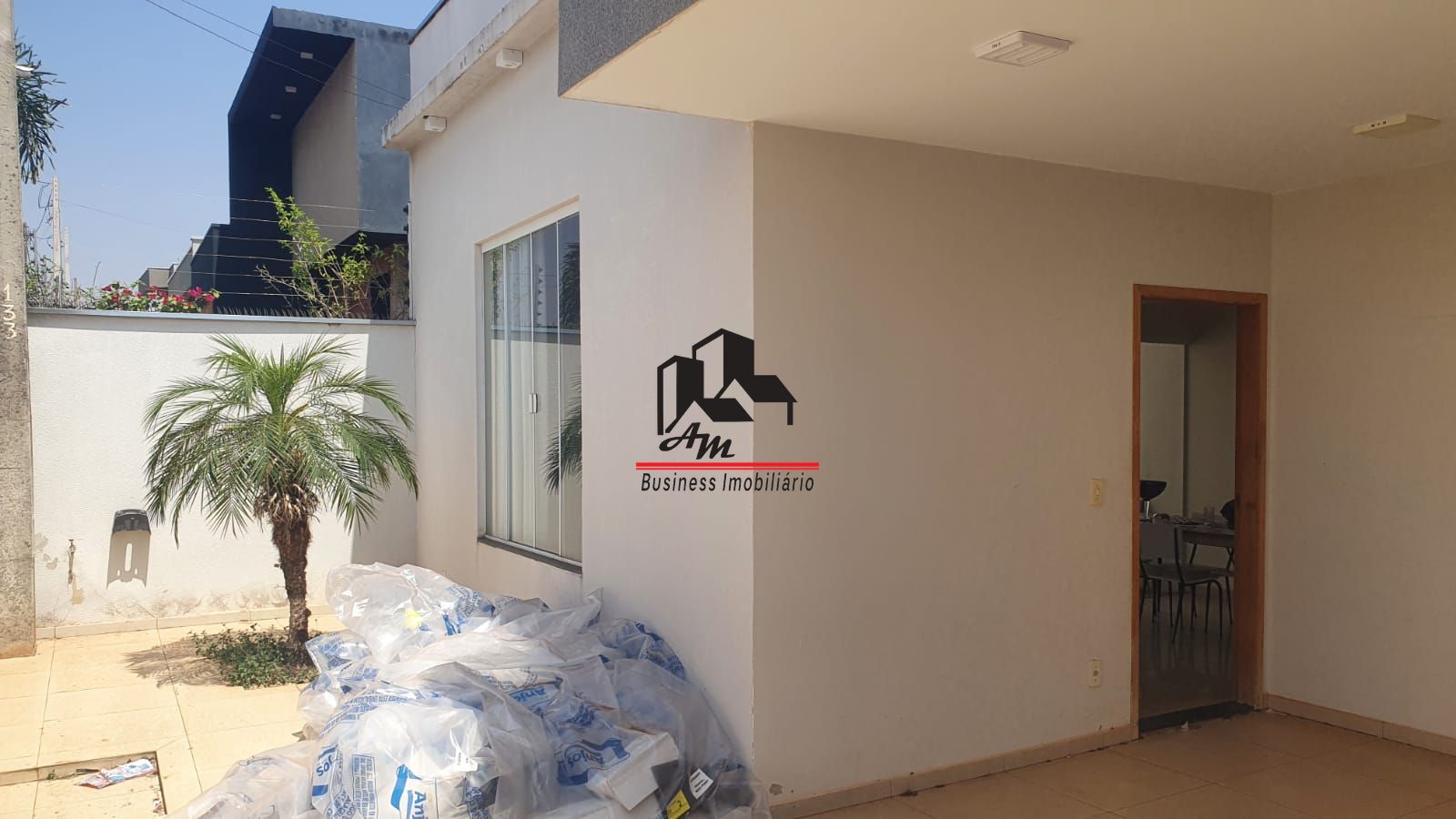 Casa com 3 quartos à venda, 100m² — foto 2 de 21
