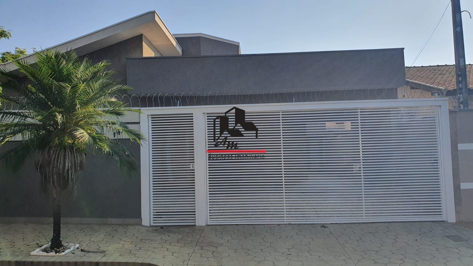 Casa com 3 quartos à venda, 130m² — foto 1 de 37