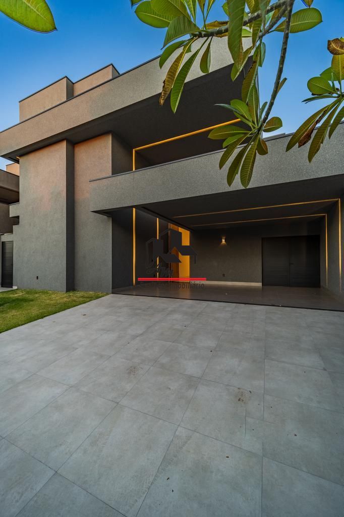 Casa de Condomínio com 4 quartos à venda, 290m² — foto 3 de 59