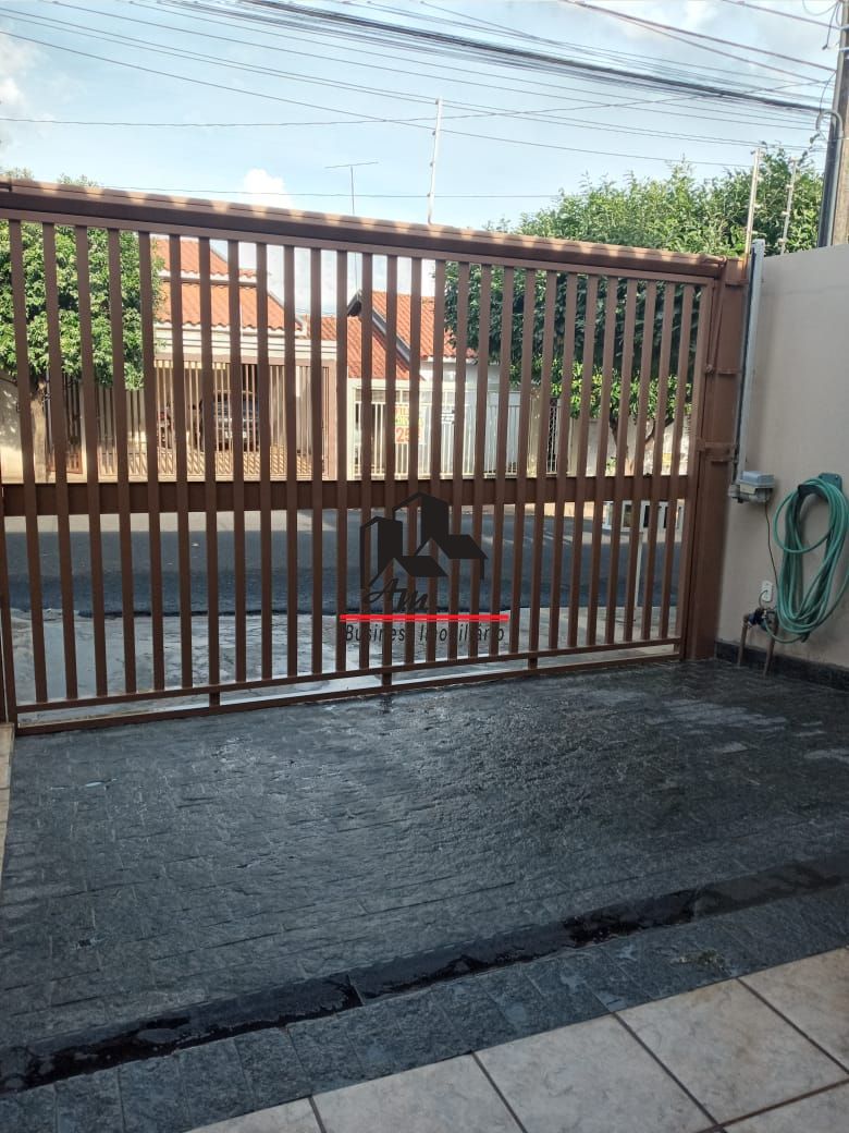Casa com 3 quartos à venda, 110m² — foto 1 de 32