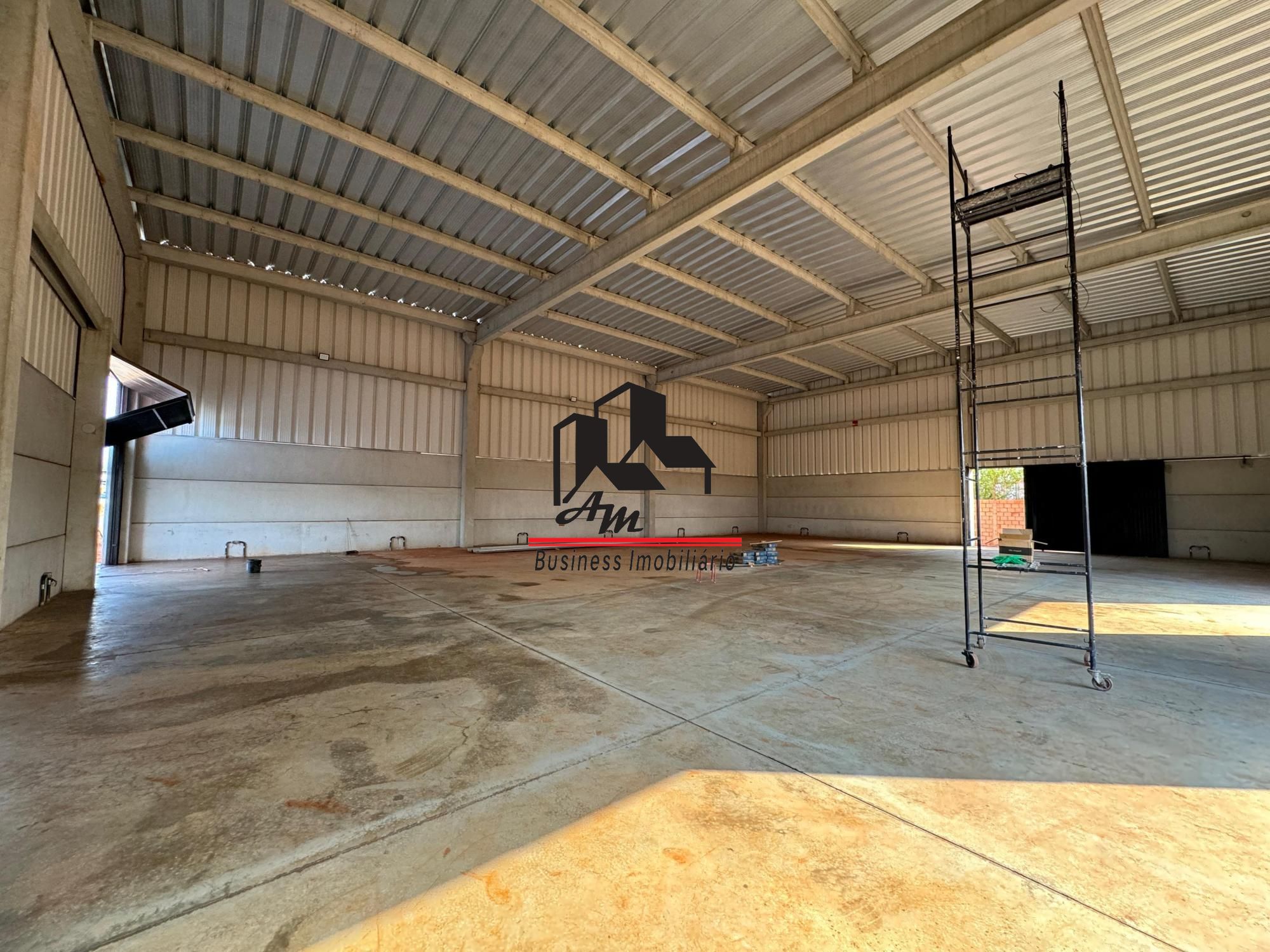 Galpão / Depósito / Armazém com 1 quarto à venda, 740m² — foto 5 de 5