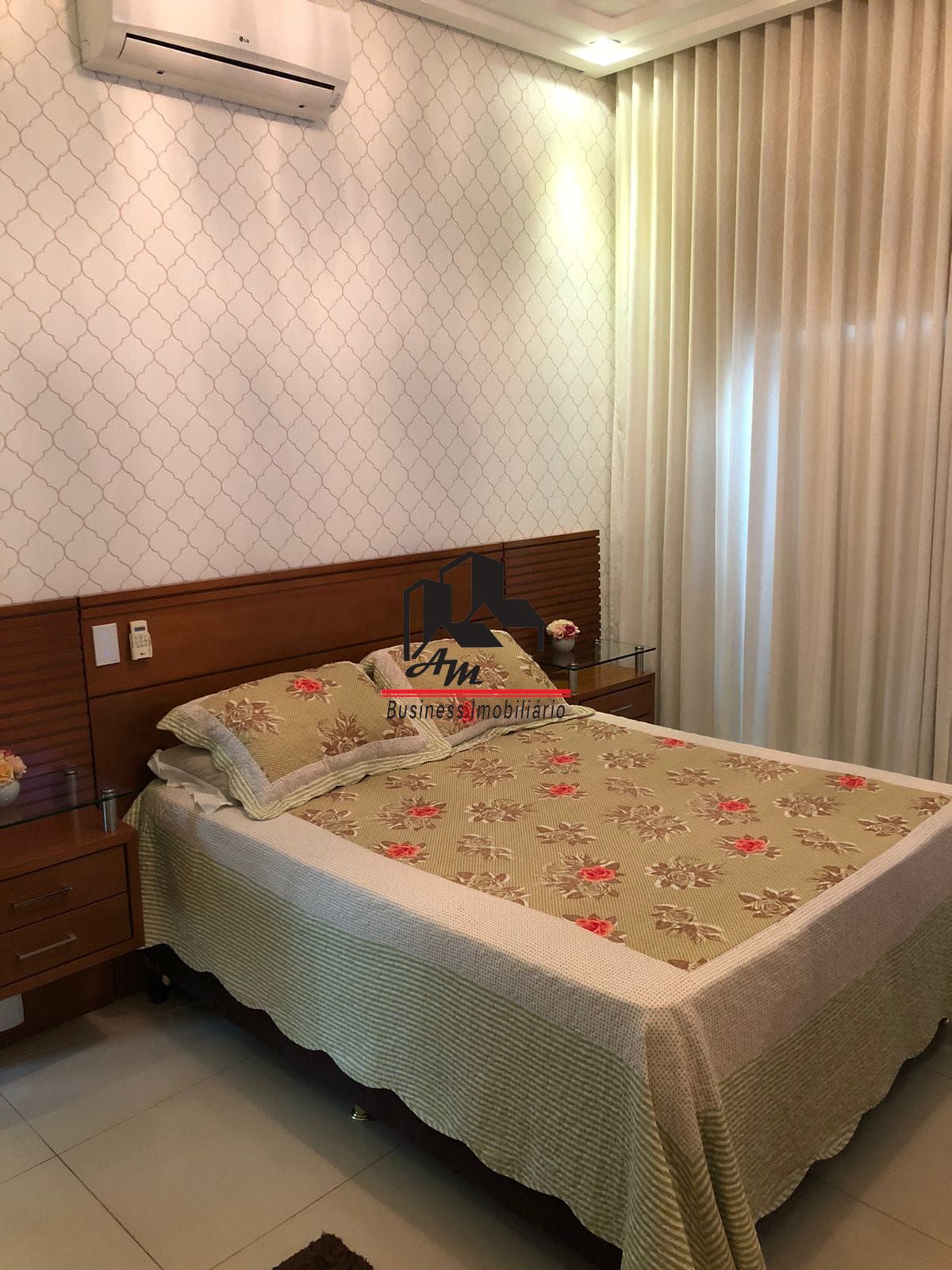 Casa de Condomínio com 5 quartos à venda, 360m² — foto 2 de 17