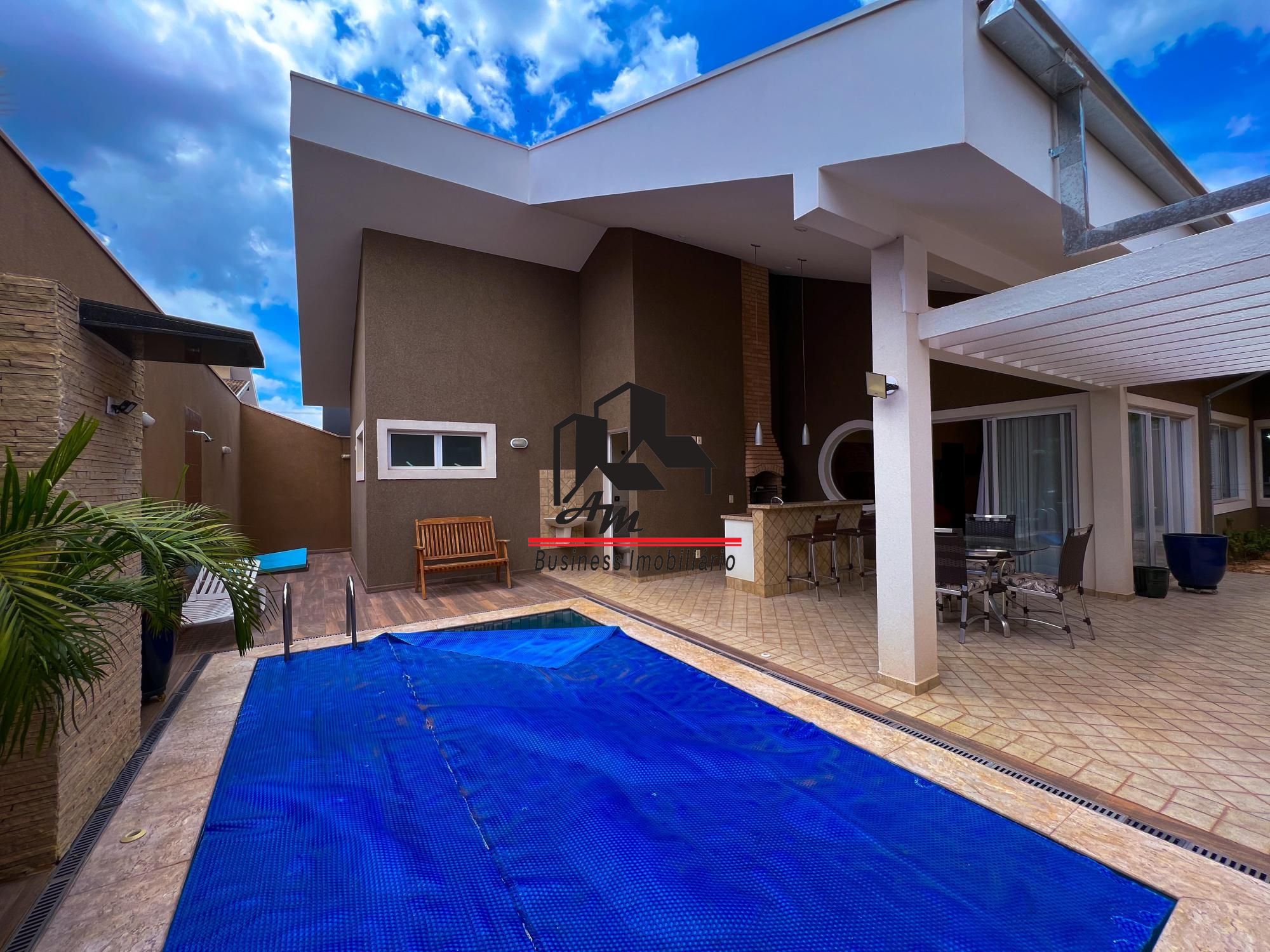 Casa de Condomínio com 3 quartos à venda, 250m² — foto 1 de 28