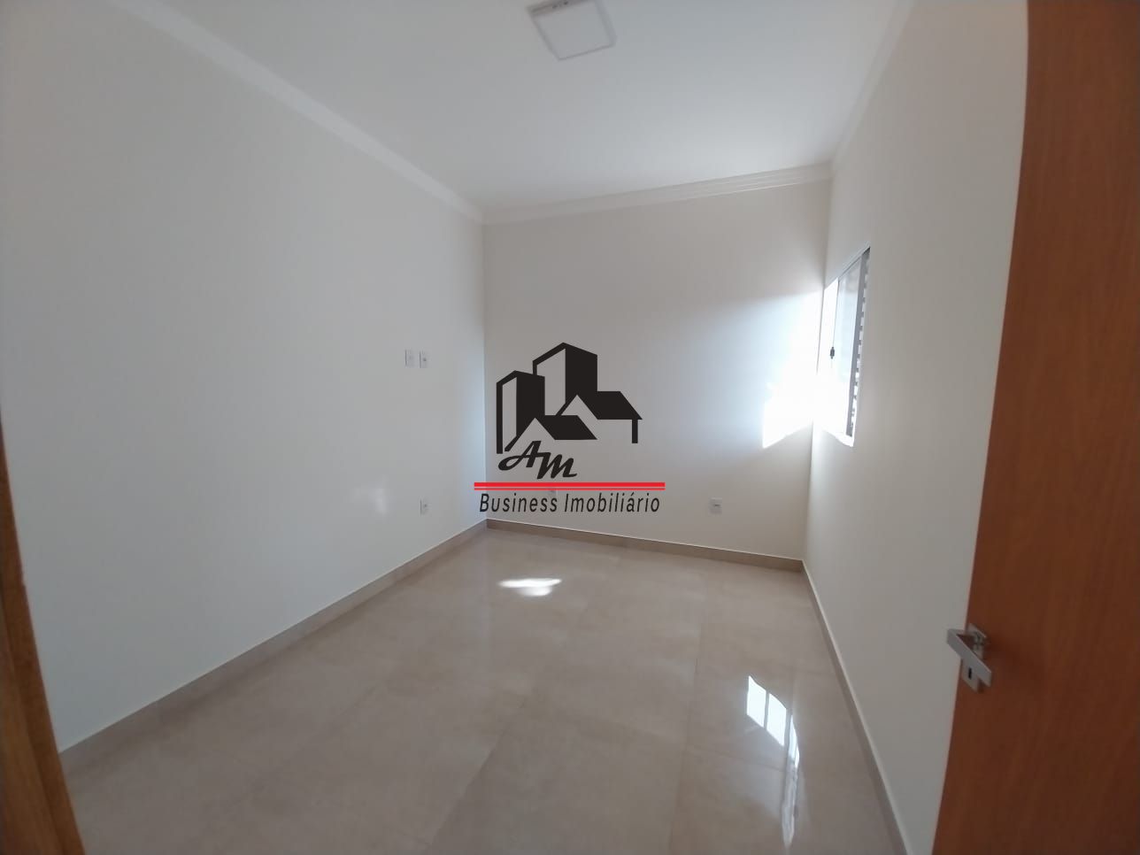 Casa com 2 quartos à venda, 61m² — foto 2 de 8