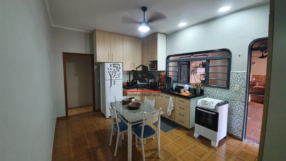 Casa com 4 quartos à venda, 184m² — foto 10 de 30